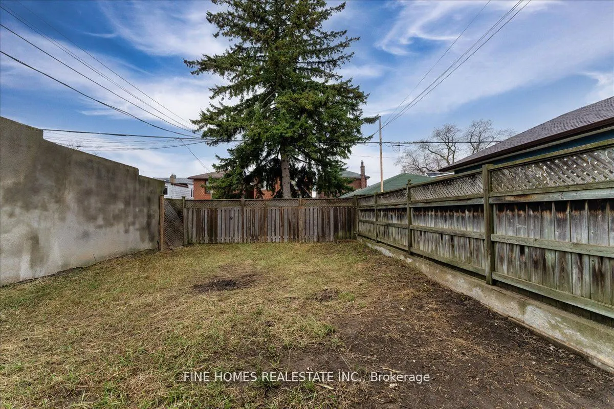390 Oakowood Avenue, #Main