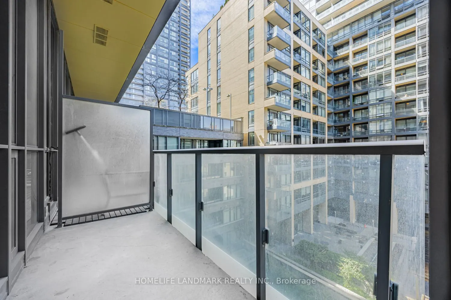 8 Charlotte Street, #602