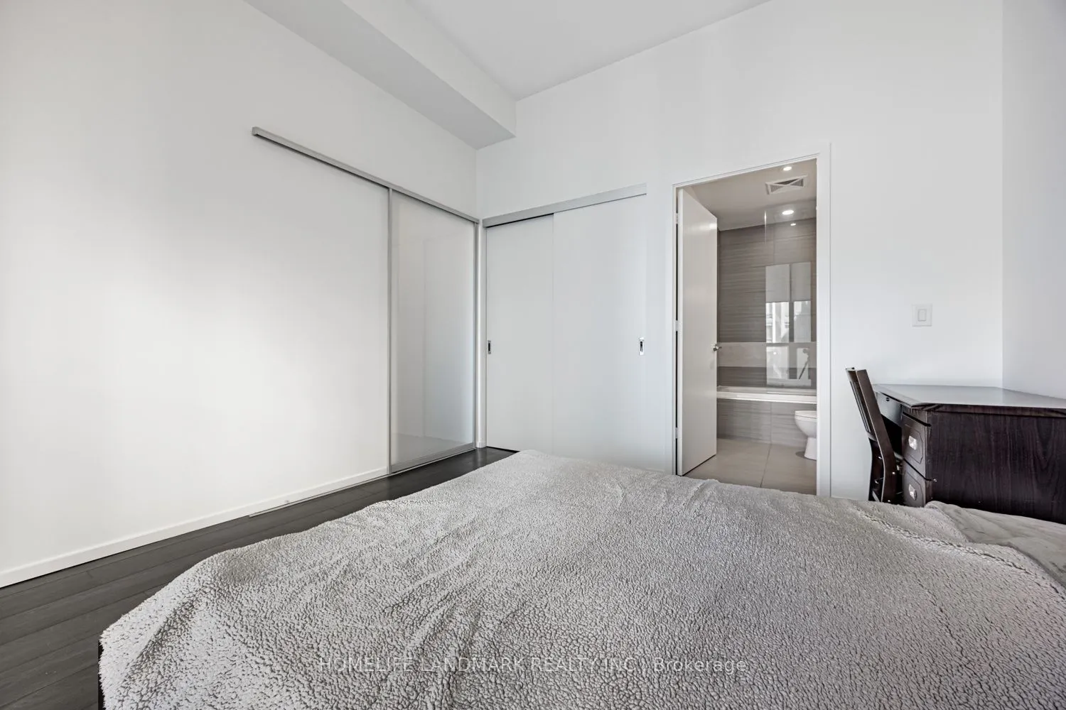 8 Charlotte Street, #602