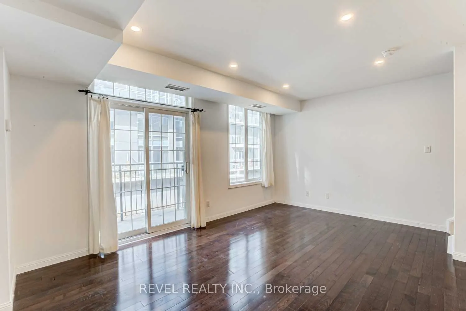 70 Douro Street, #267
