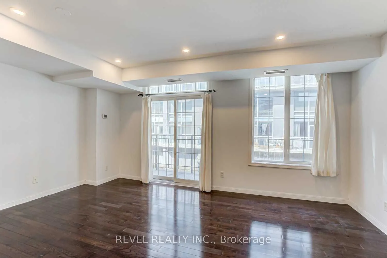 70 Douro Street, #267