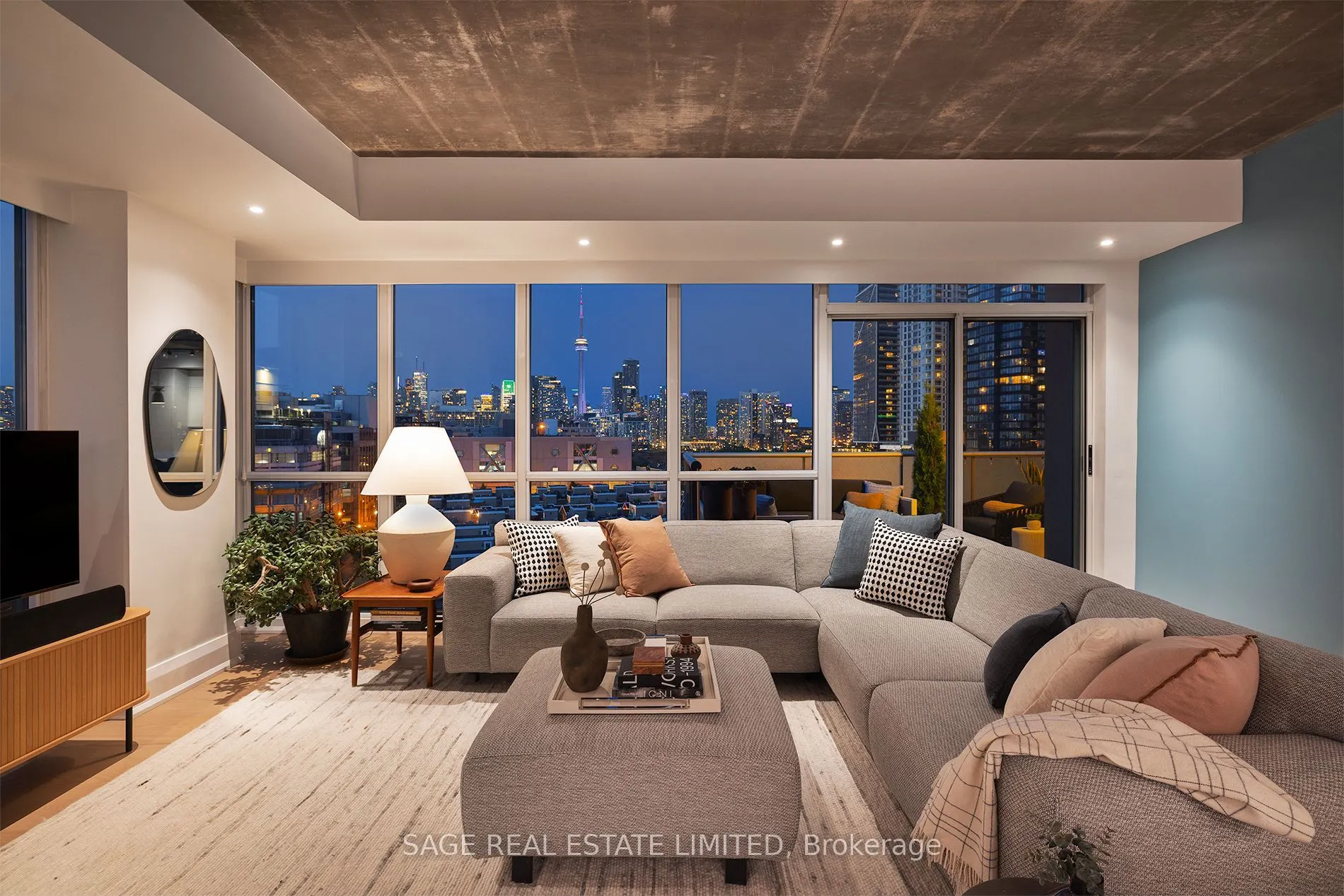 1 Shaw Street, #912