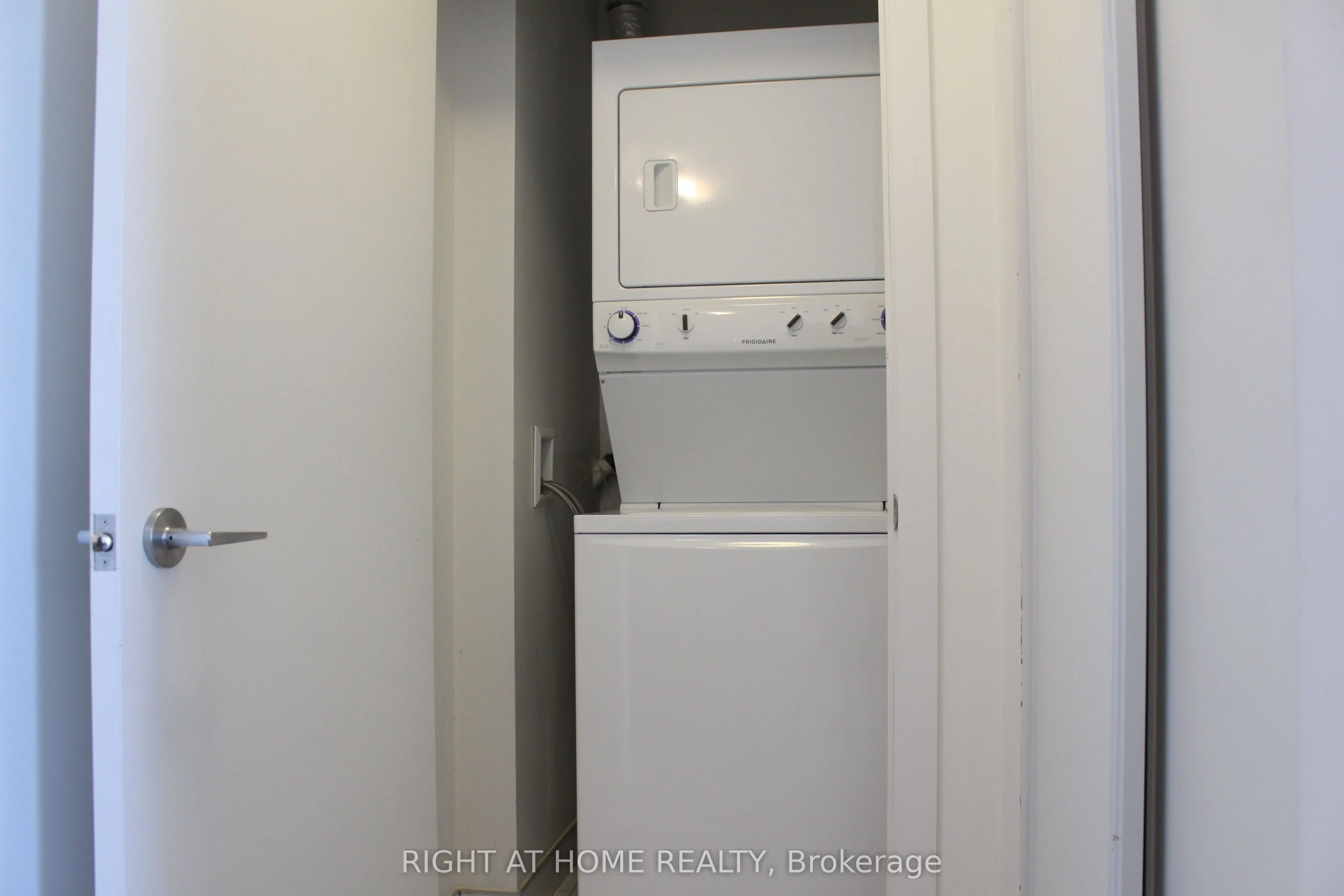 66 Forest Manor Road, #1003