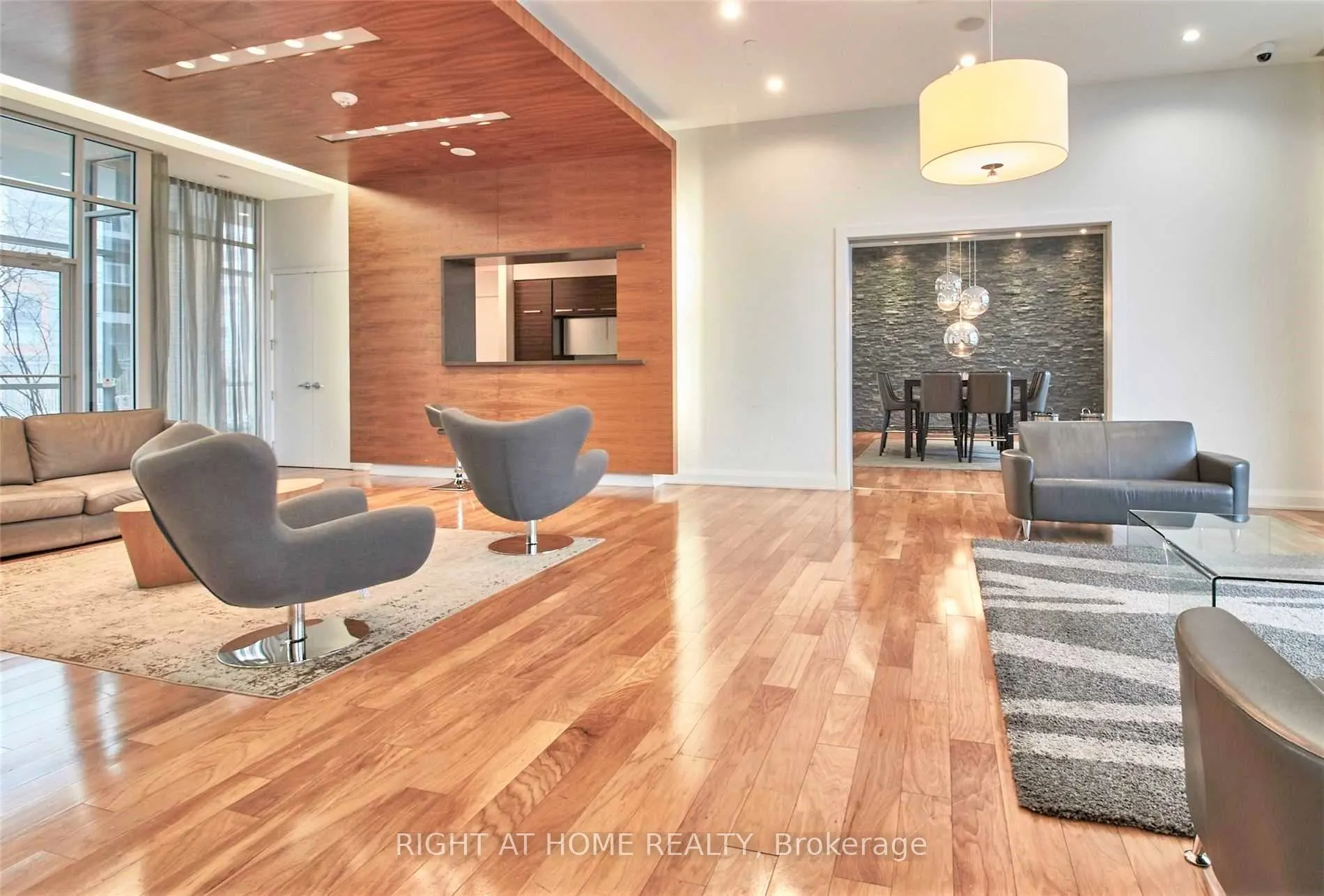 66 Forest Manor Road, #1003