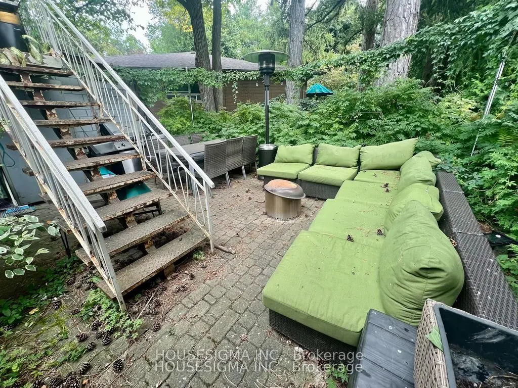 4 Hyfan Court, #Main