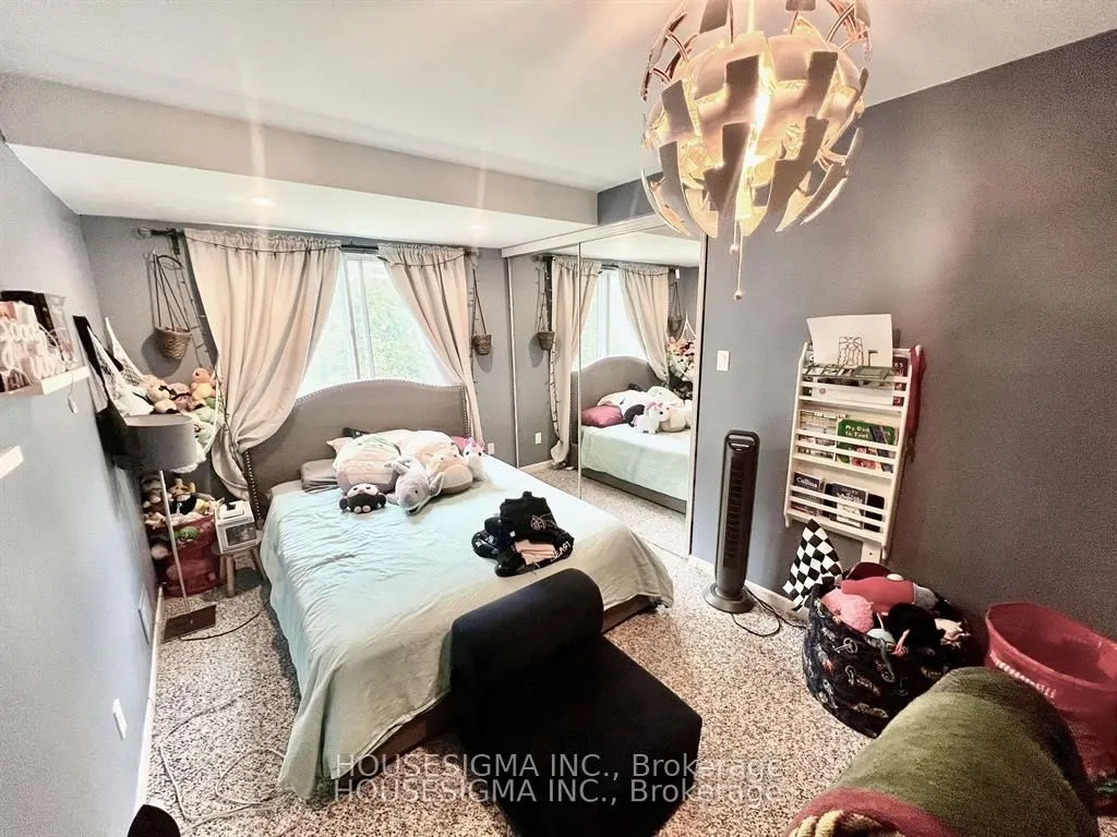 4 Hyfan Court, #Main