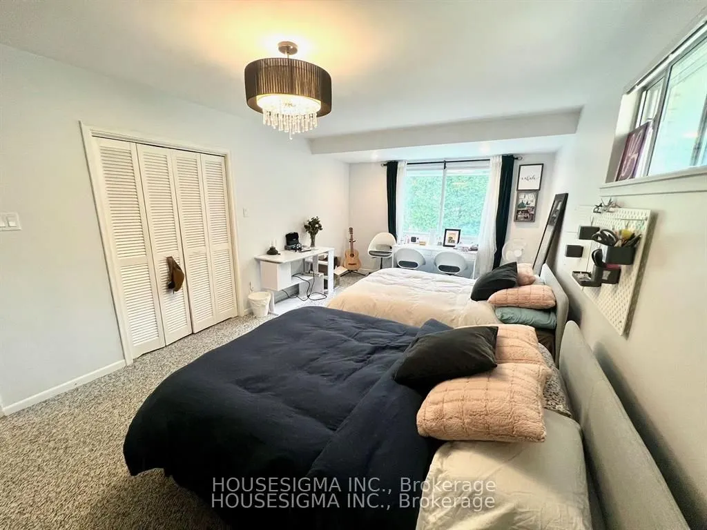 4 Hyfan Court, #Main
