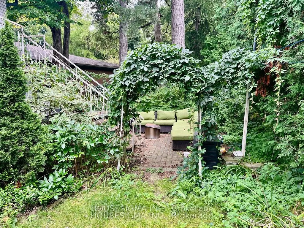 4 Hyfan Court, #Main