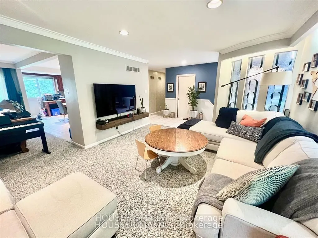 4 Hyfan Court, #Main