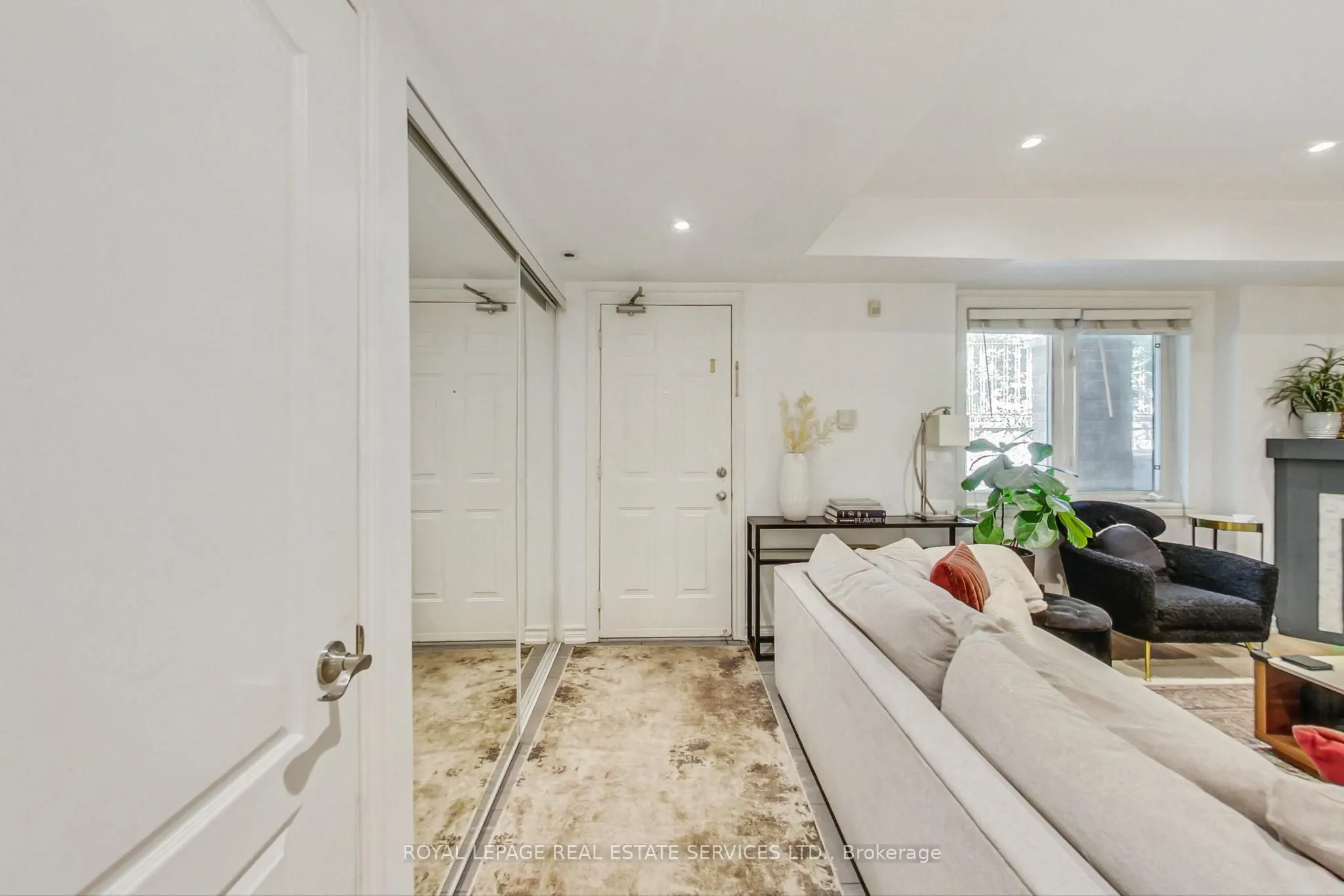 9 Sudbury Street, #901