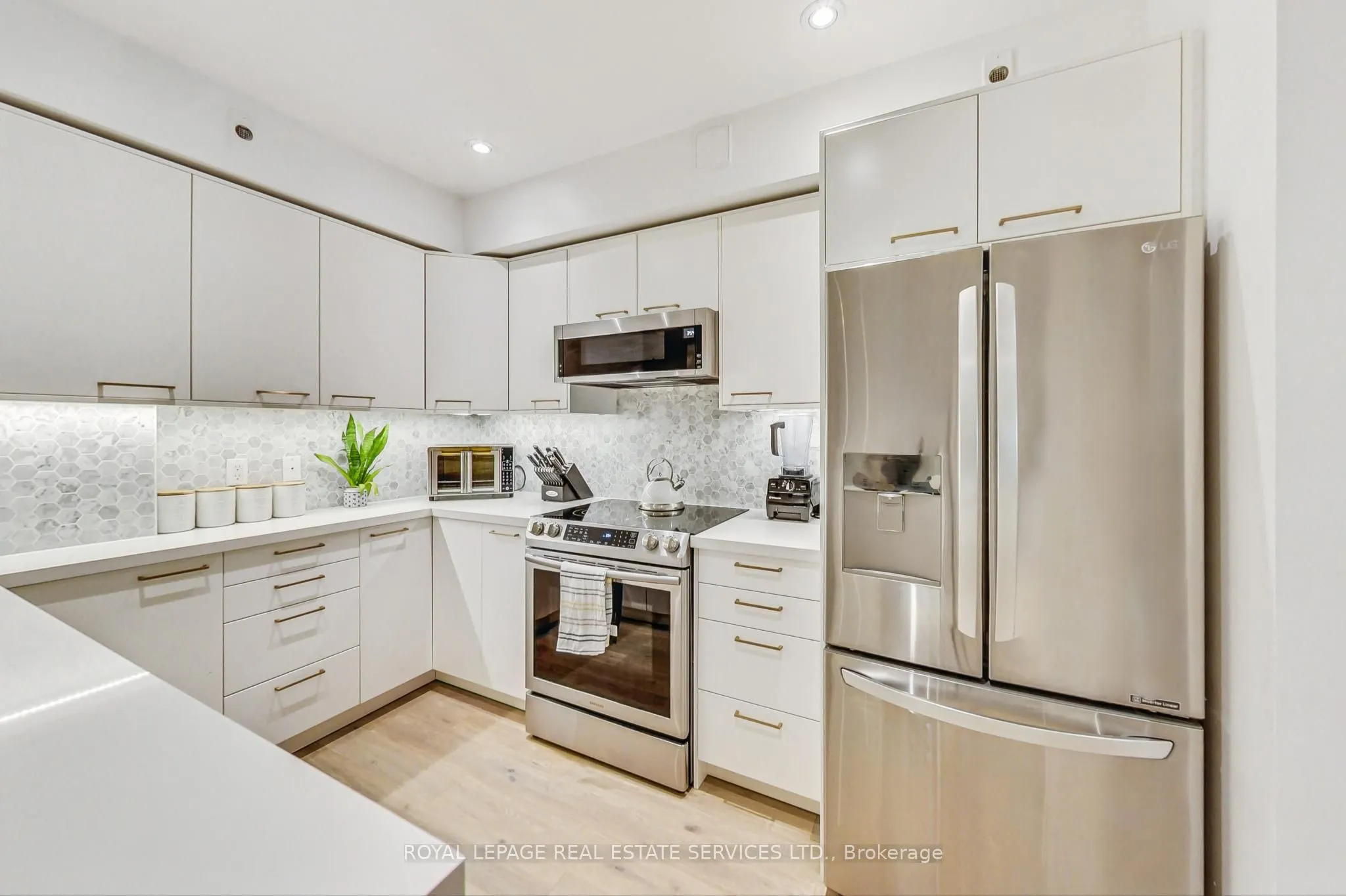 9 Sudbury Street, #901