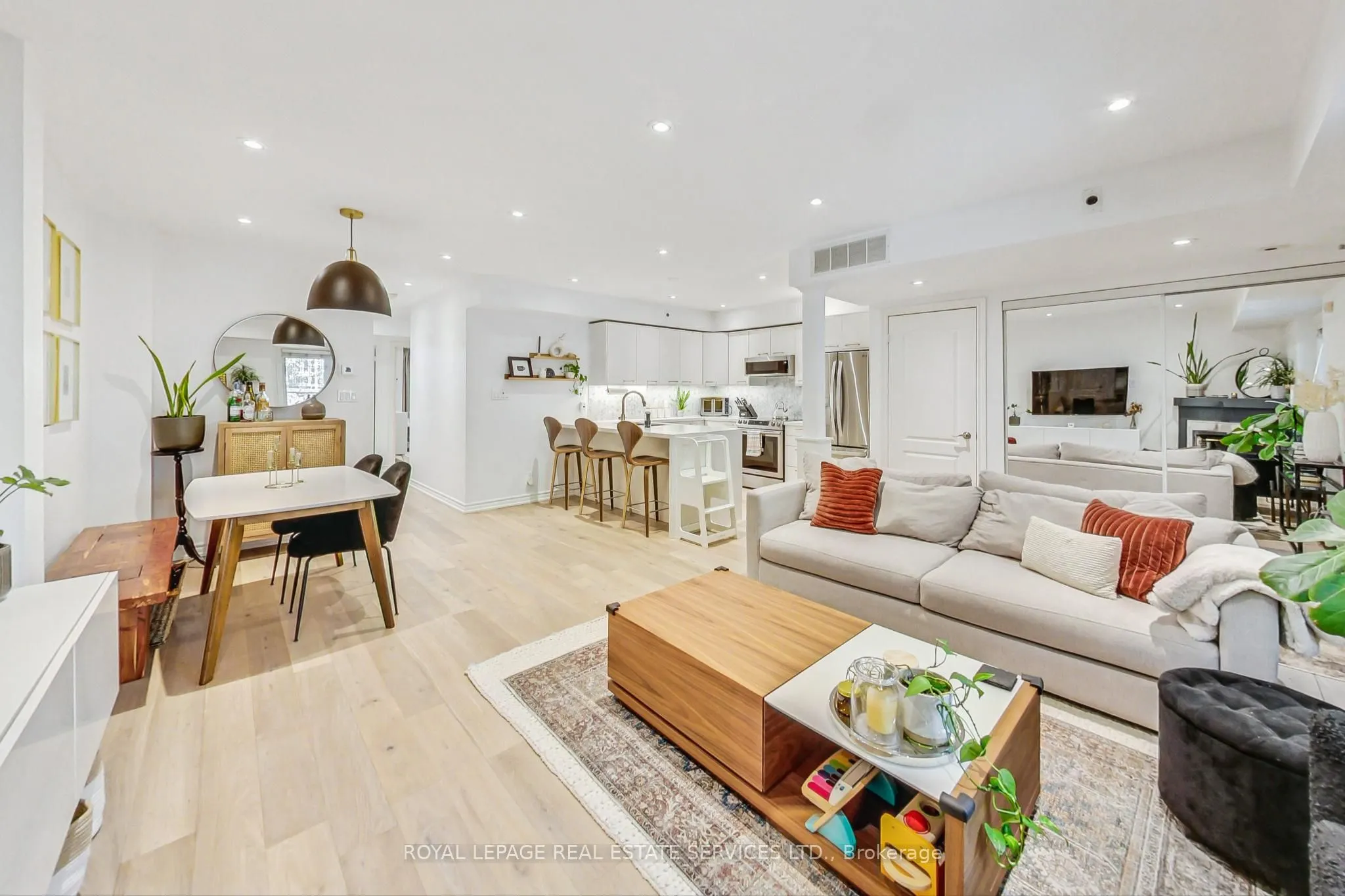 9 Sudbury Street, #901