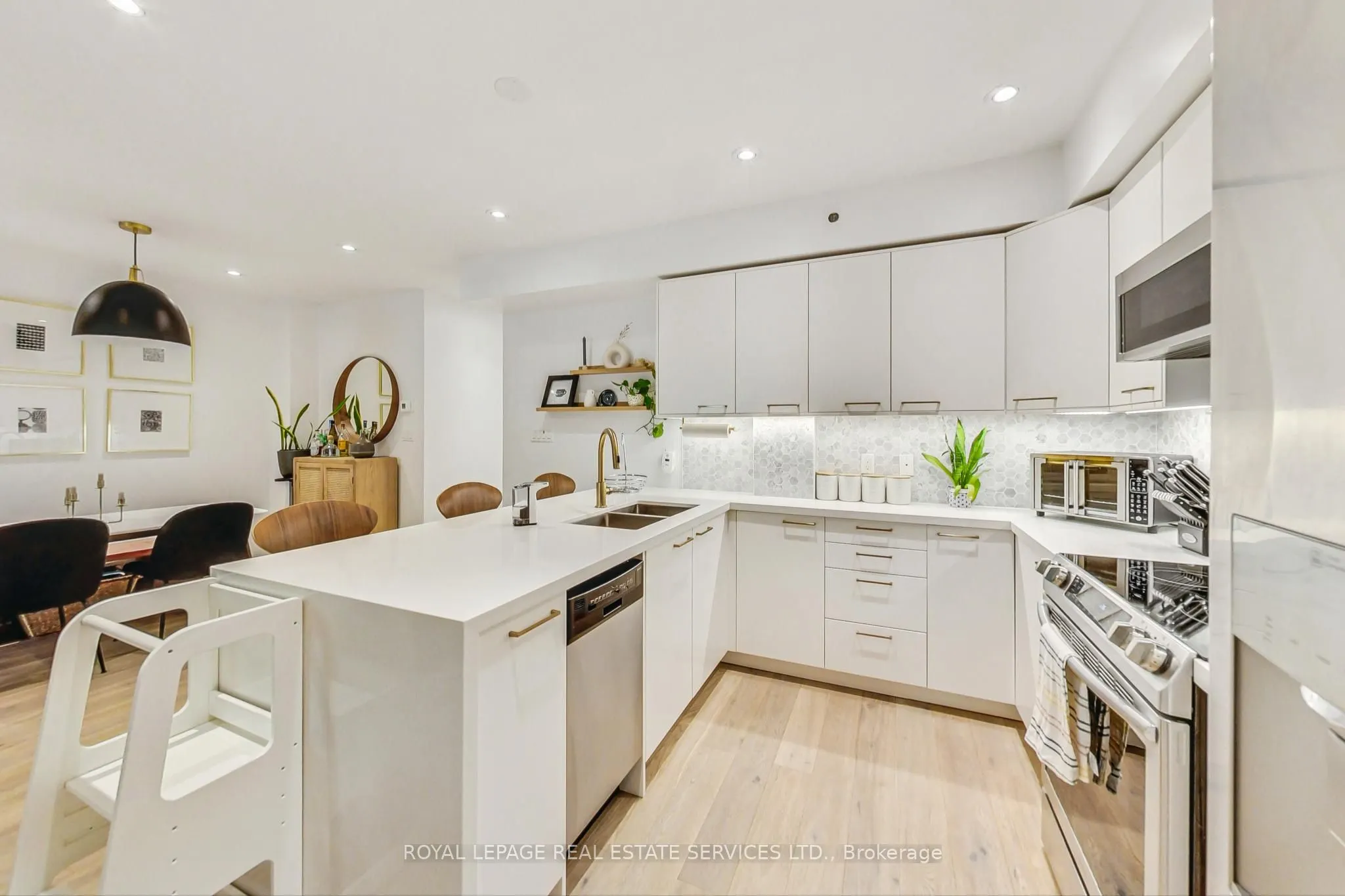 9 Sudbury Street, #901