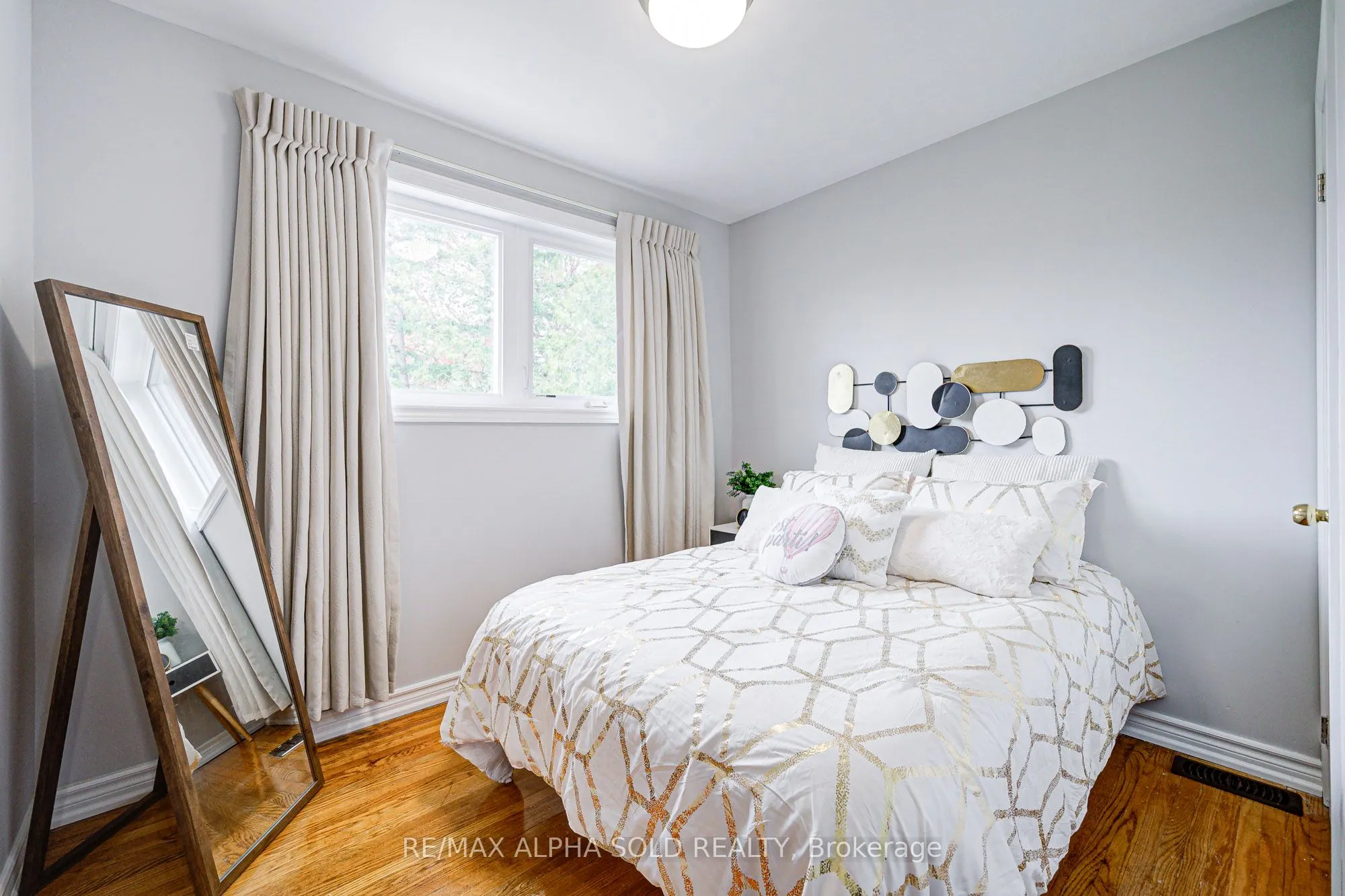 70 Clydesdale Drive