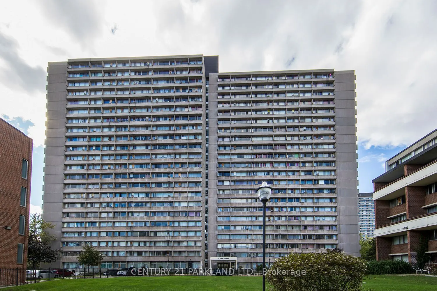 10 Sunny Glenway, #1409