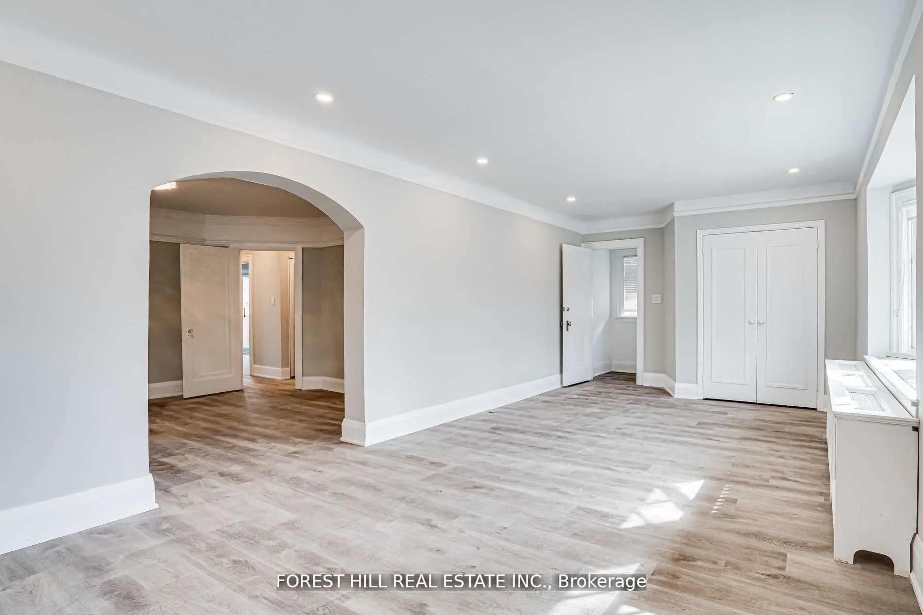 8 Poplar Plains Crescent, #Upper