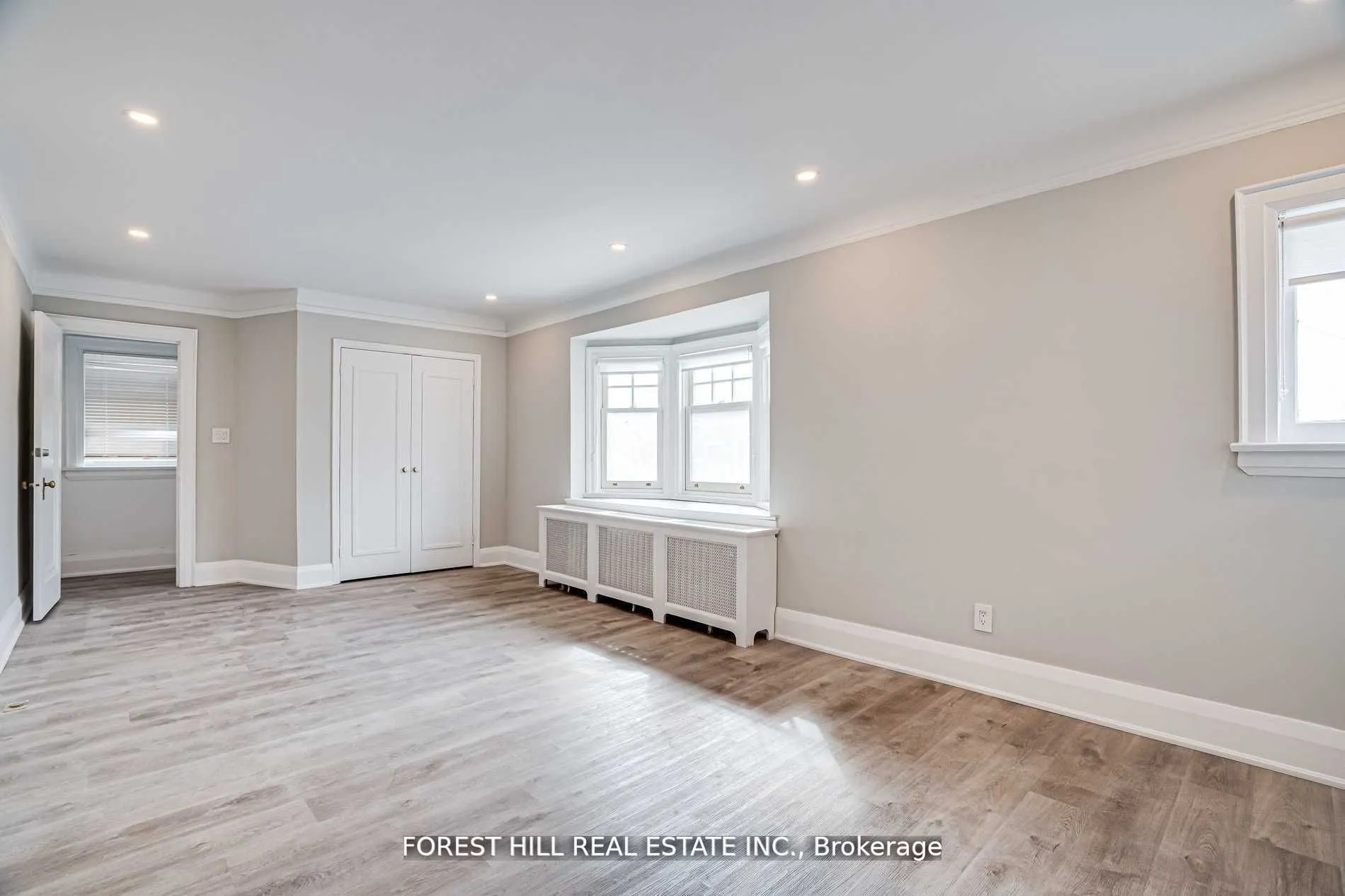 8 Poplar Plains Crescent, #Upper
