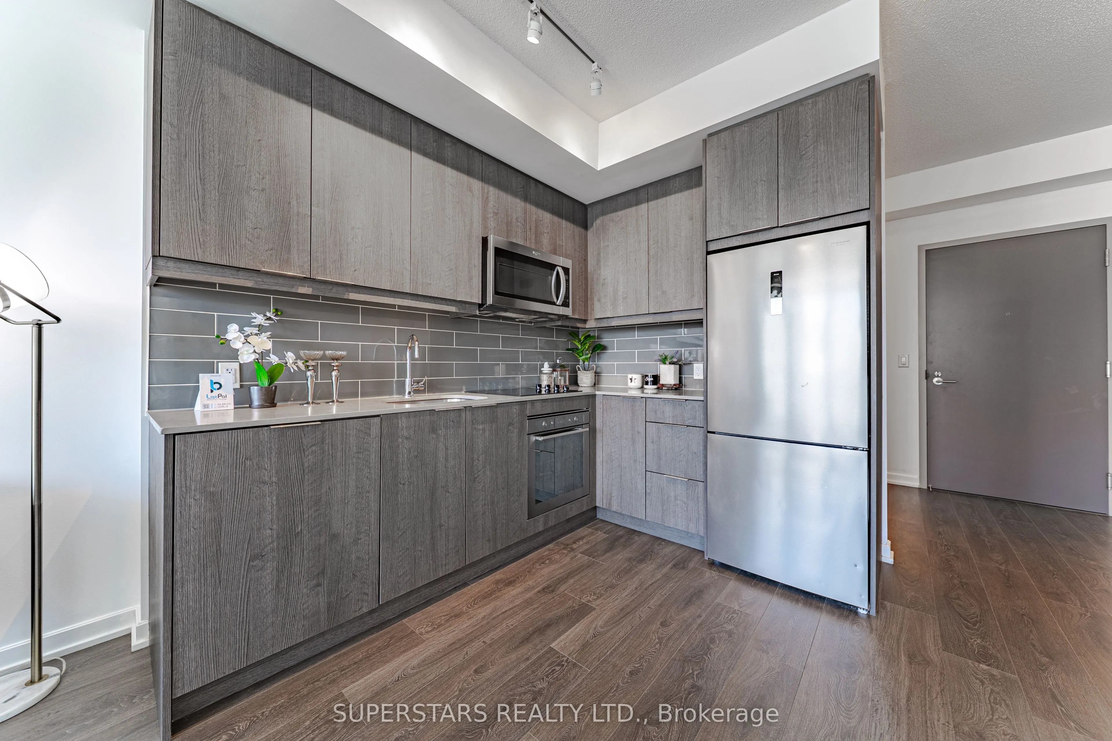 32 Forest Manor Road, #2603