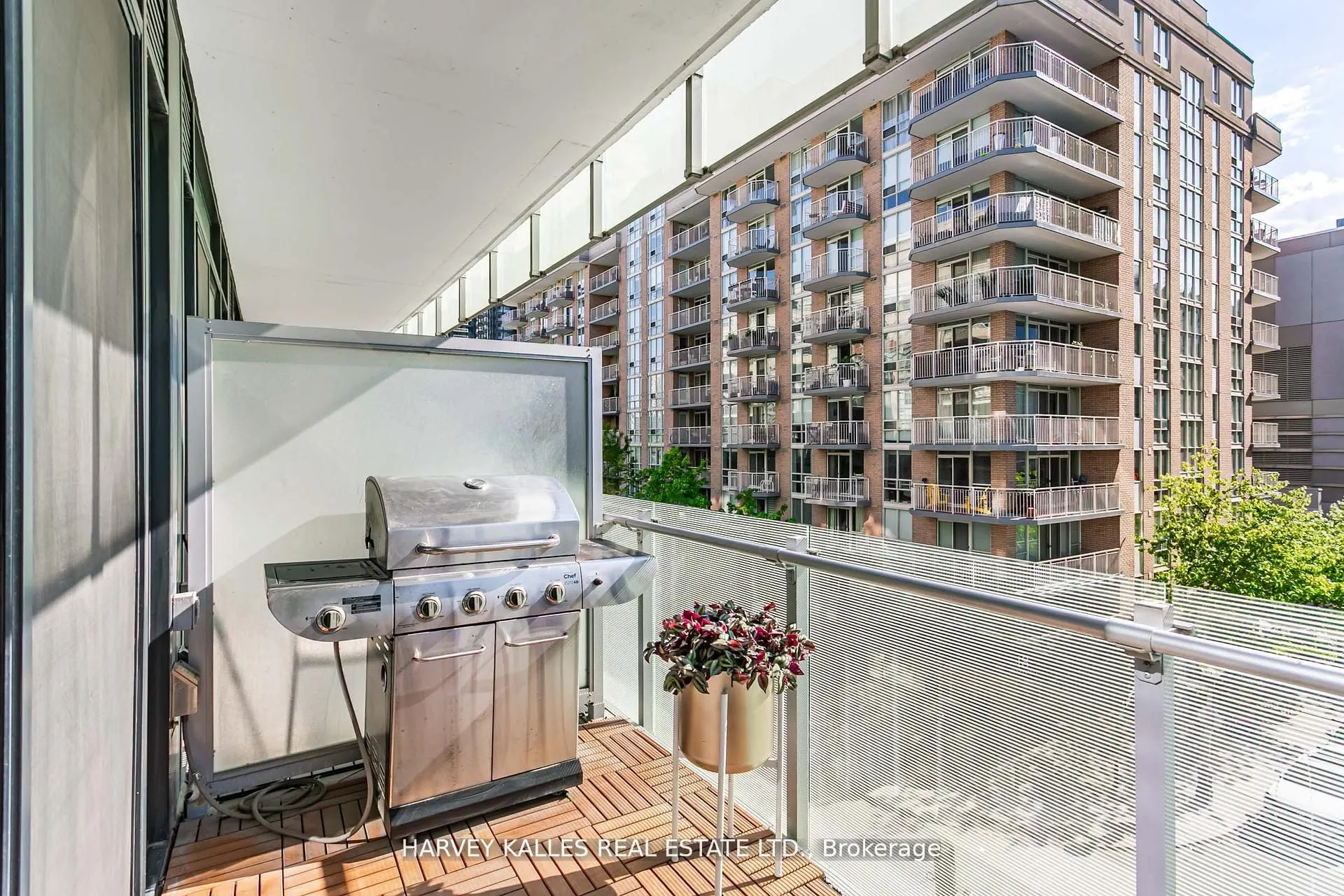 25 Stafford Street, #406