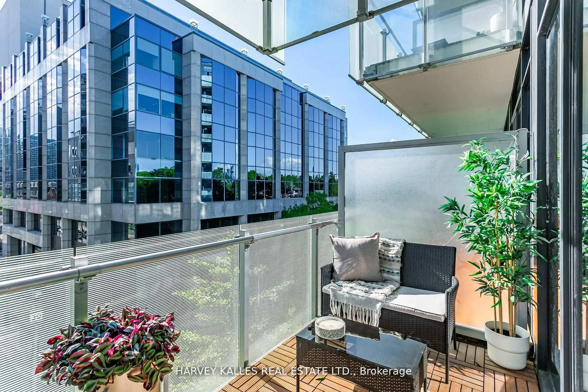 25 Stafford Street, #406