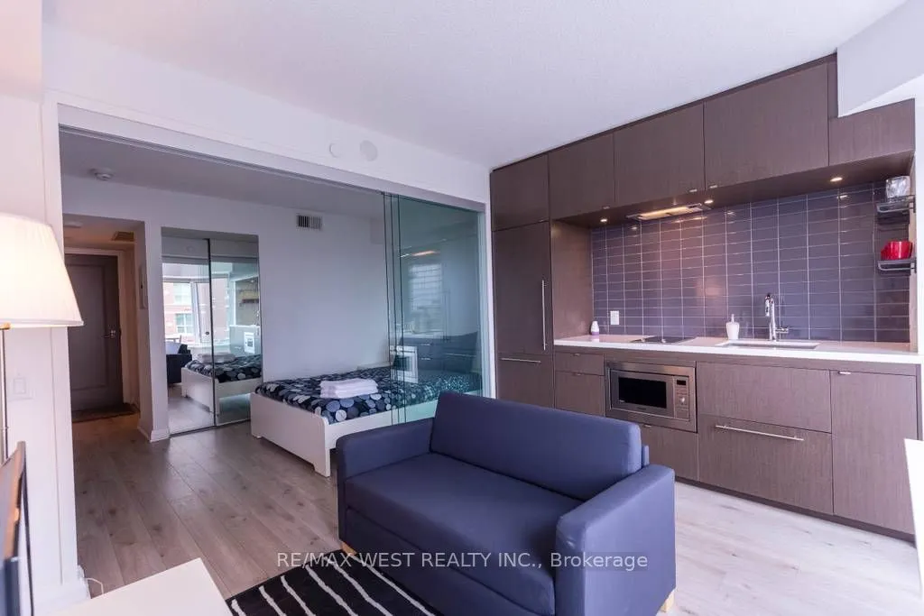 155 Yorkville Avenue, #1516
