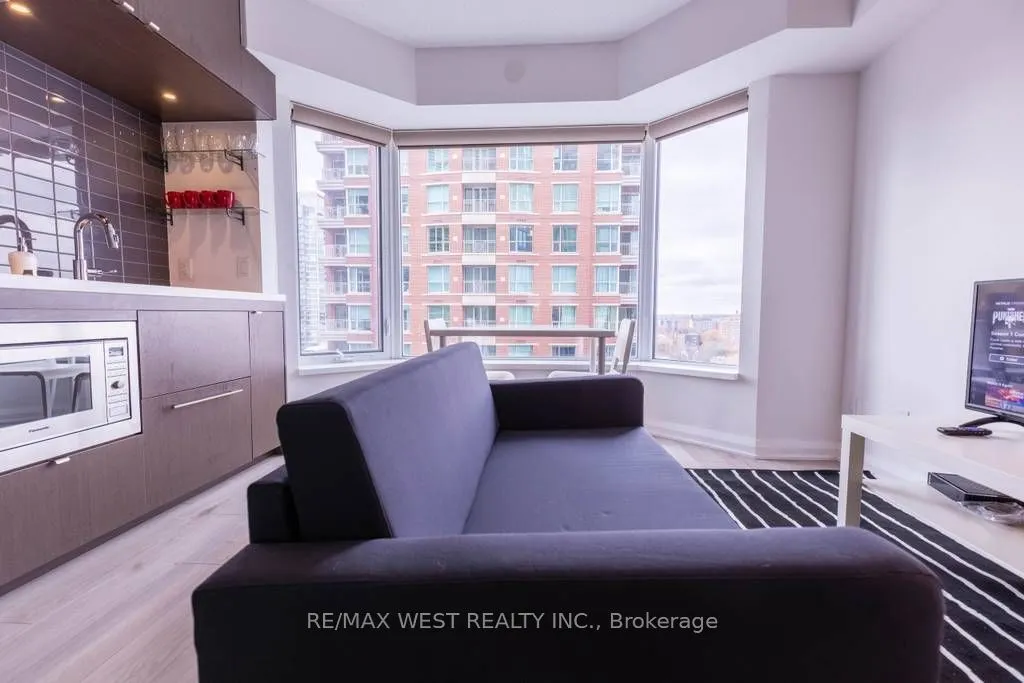 155 Yorkville Avenue, #1516