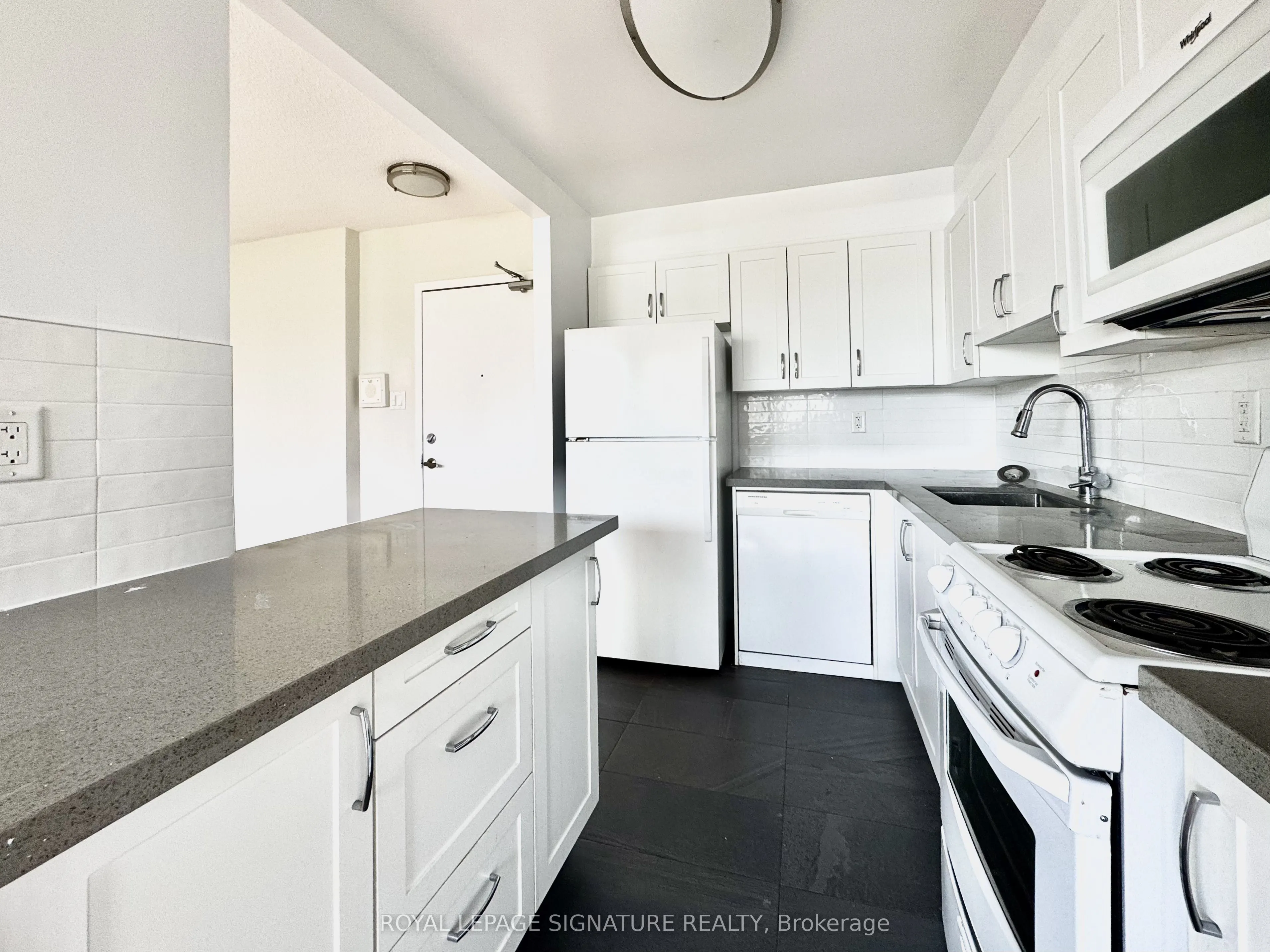 666 Spadina Avenue, #810