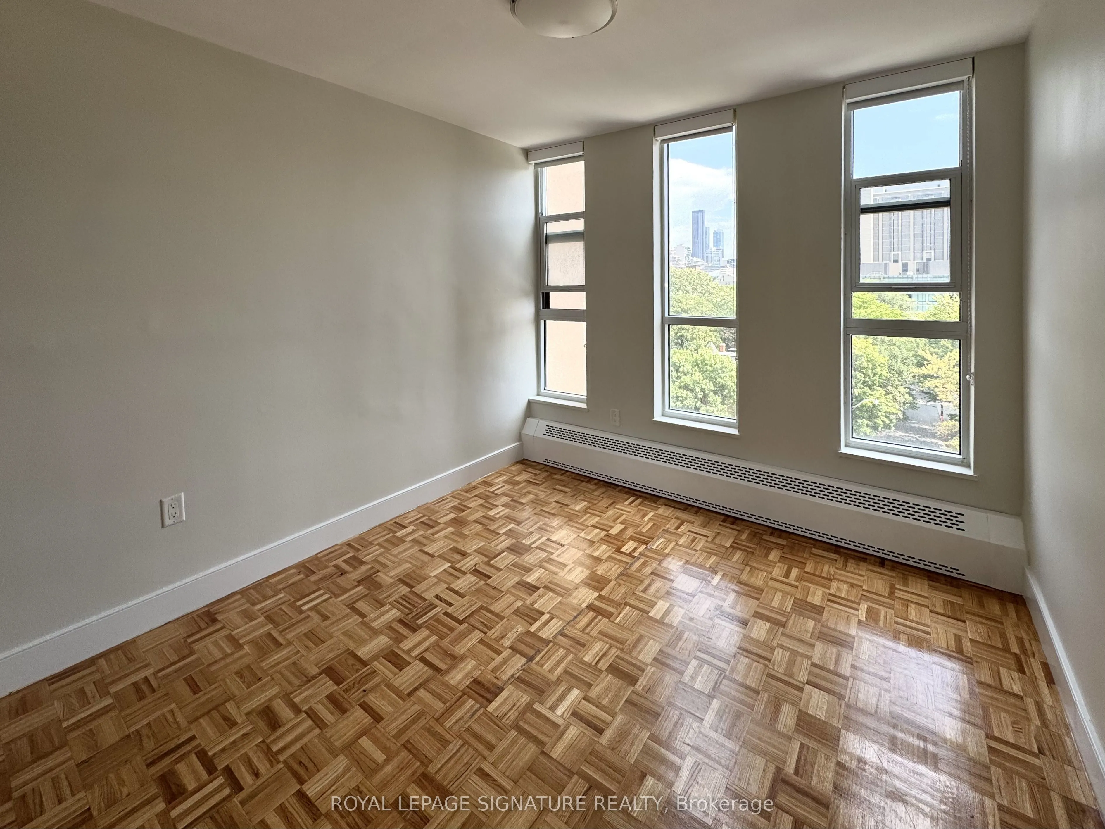 666 Spadina Avenue, #810