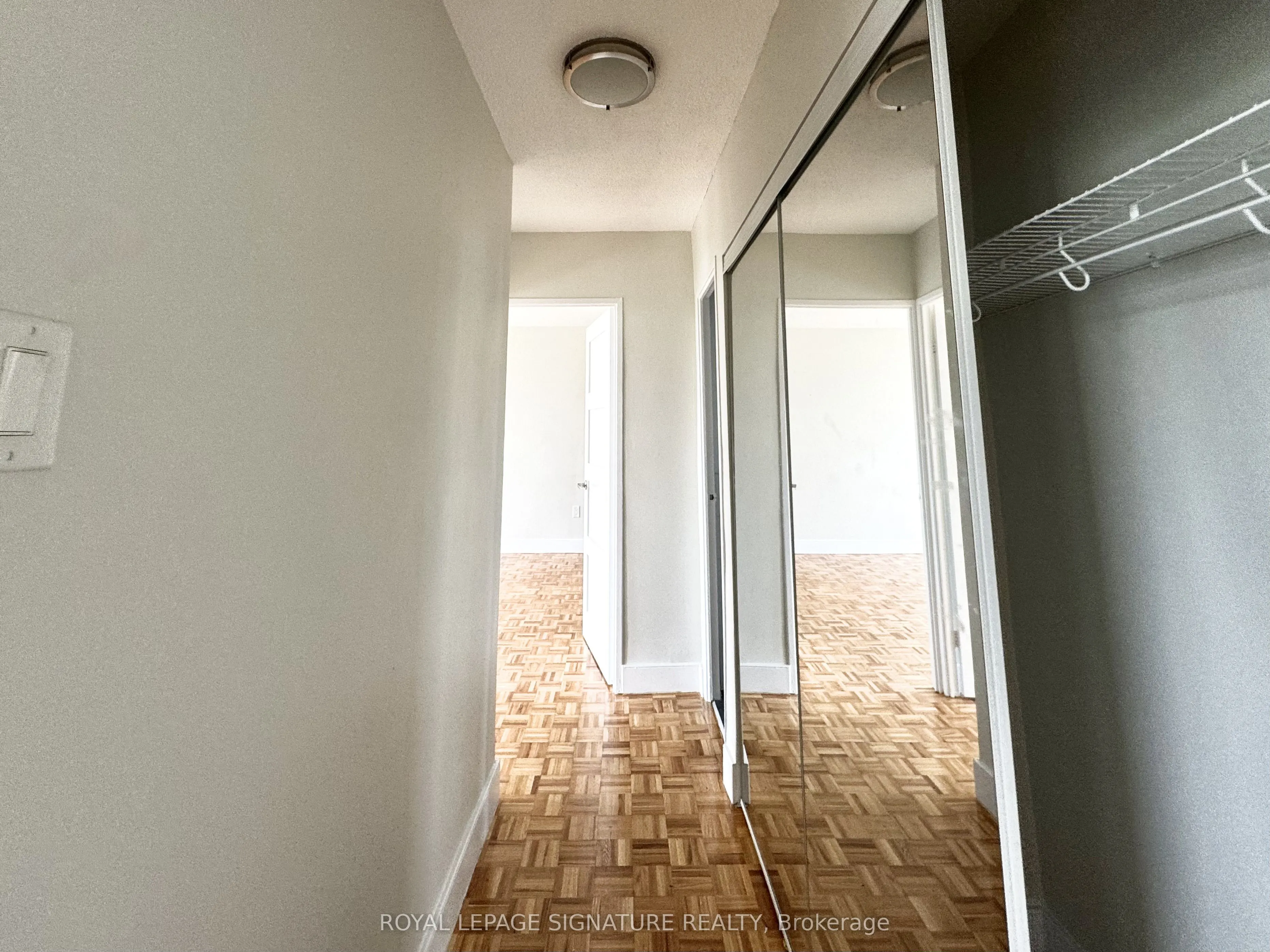 666 Spadina Avenue, #810