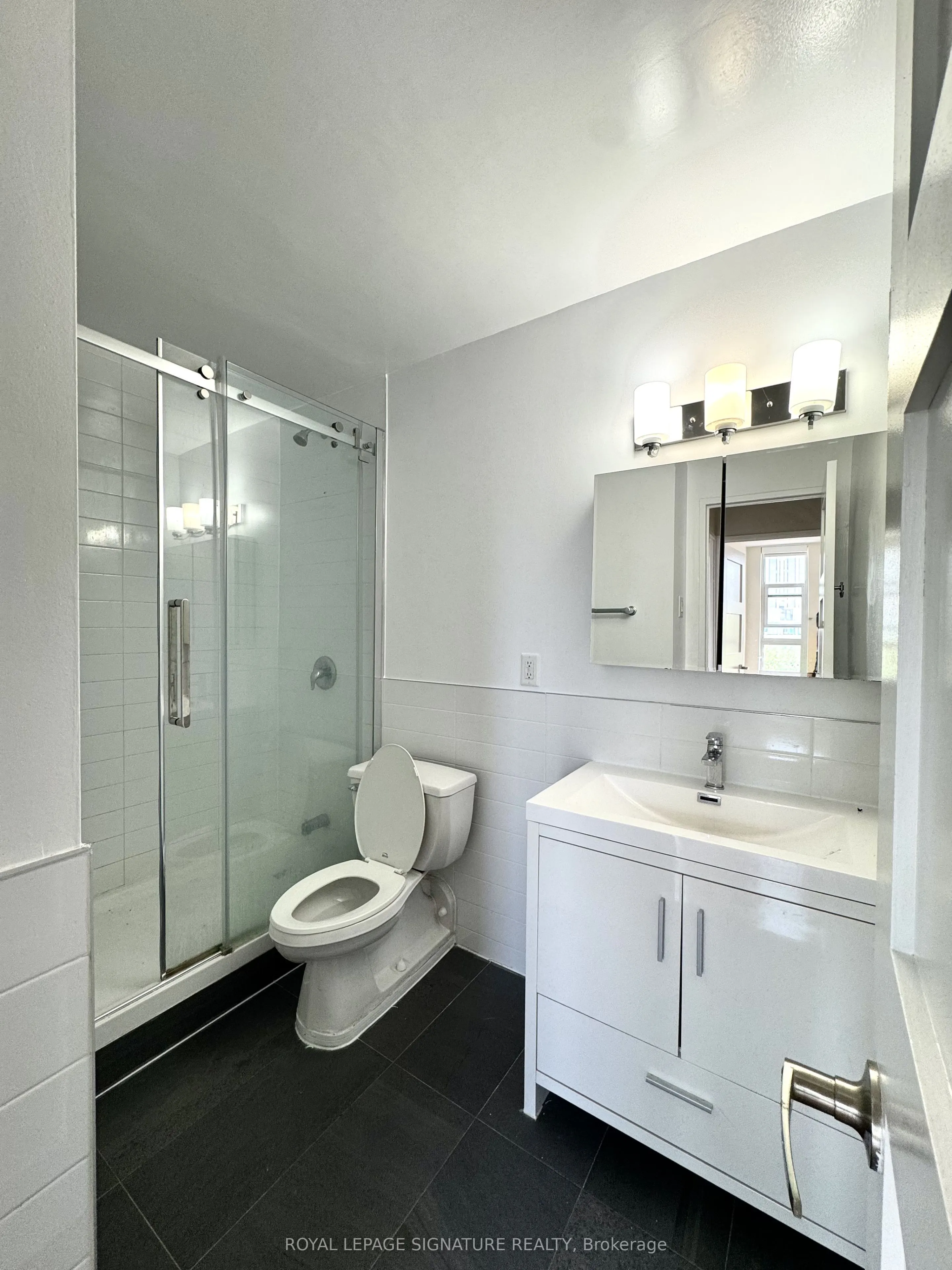 666 Spadina Avenue, #810
