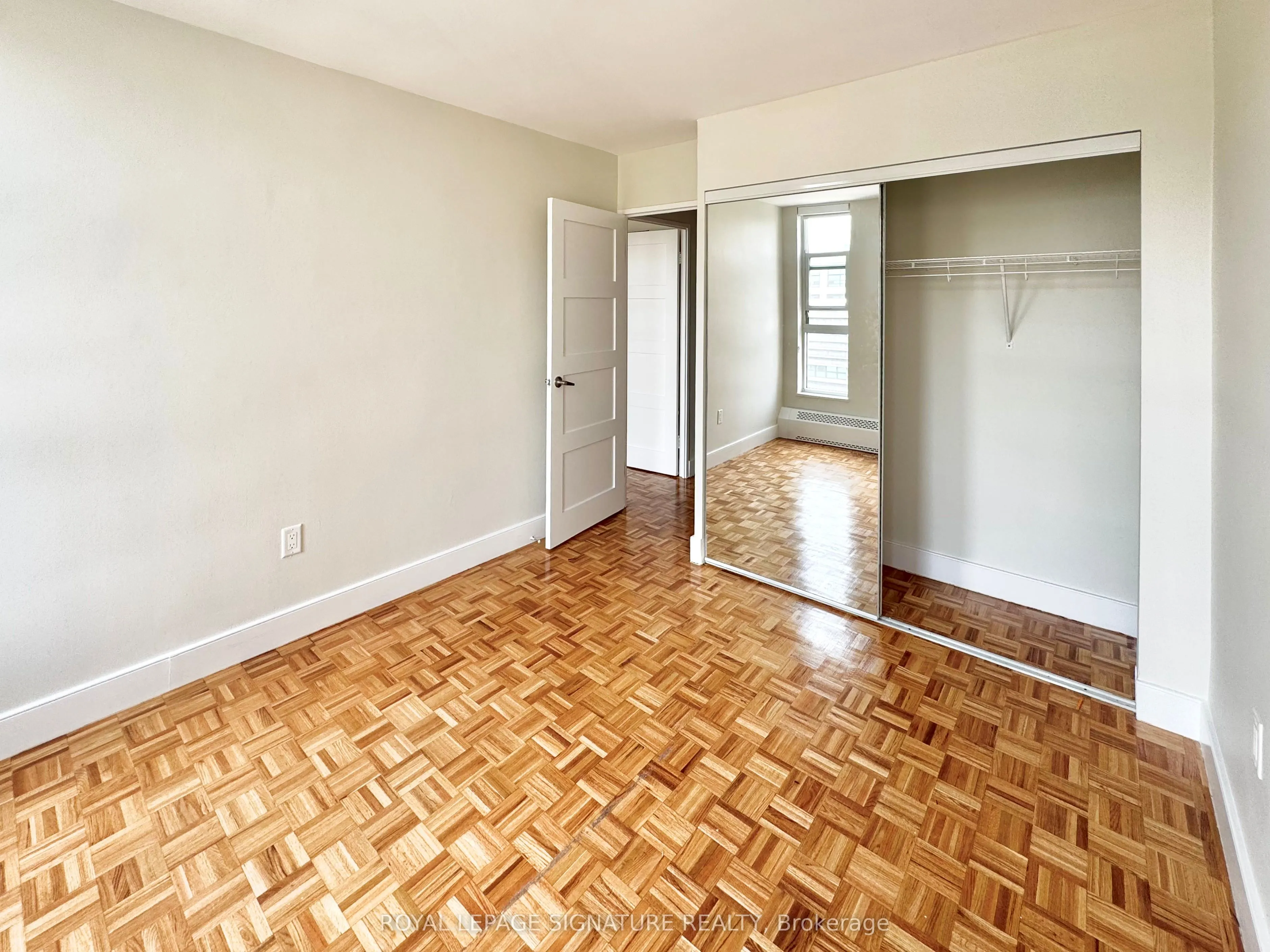 666 Spadina Avenue, #810