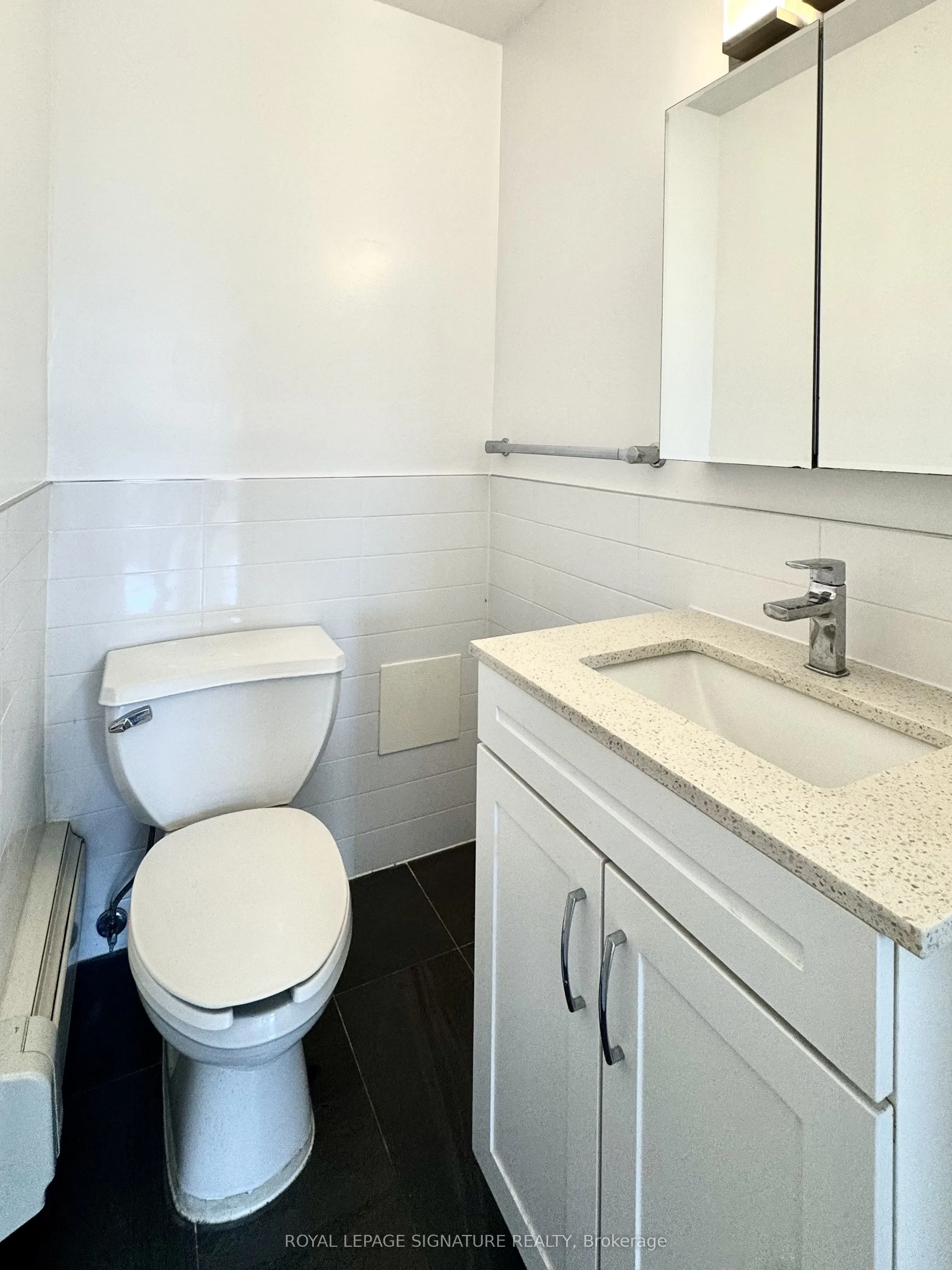666 Spadina Avenue, #810