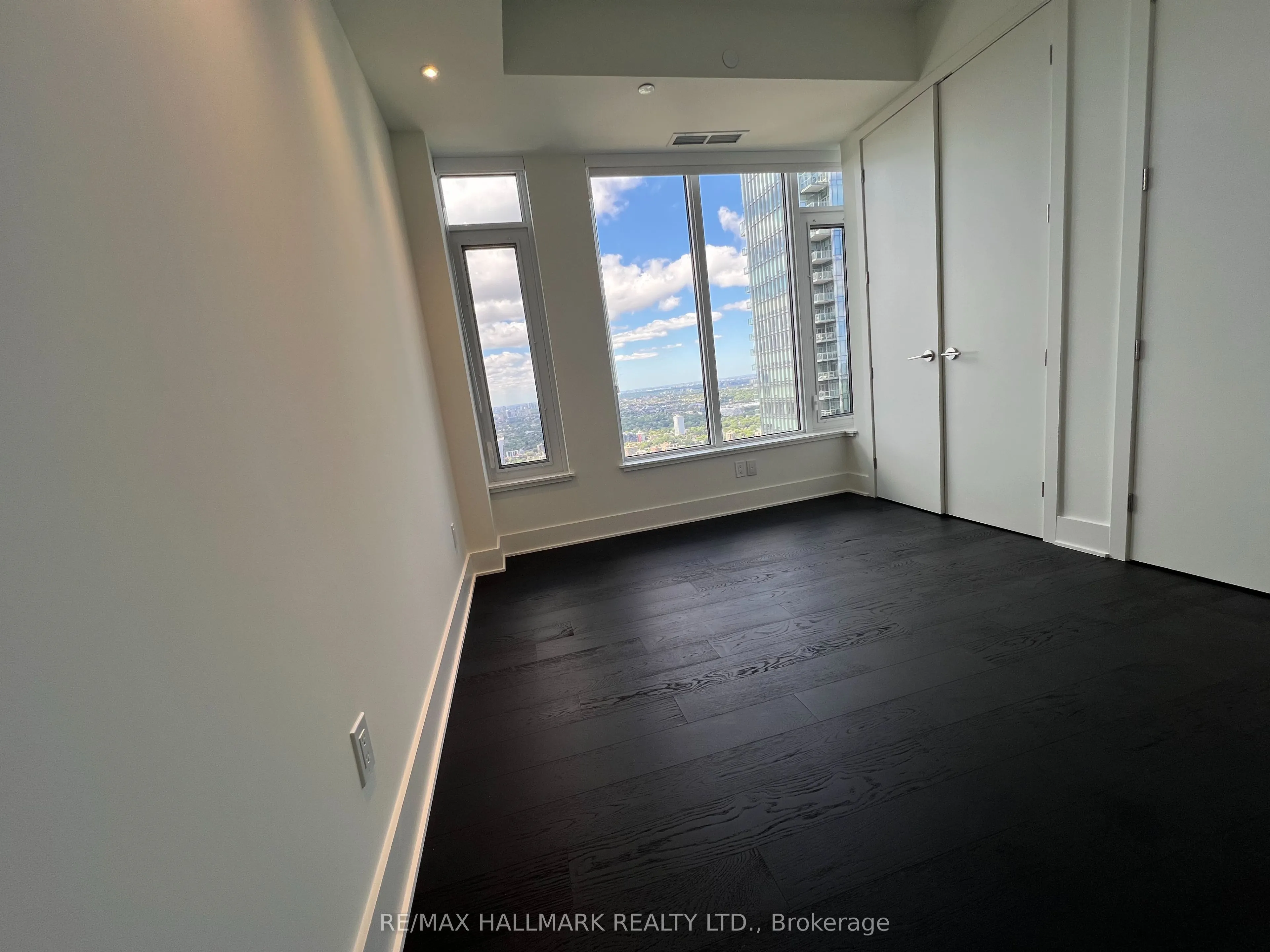 11 Yorkville Avenue, #4709
