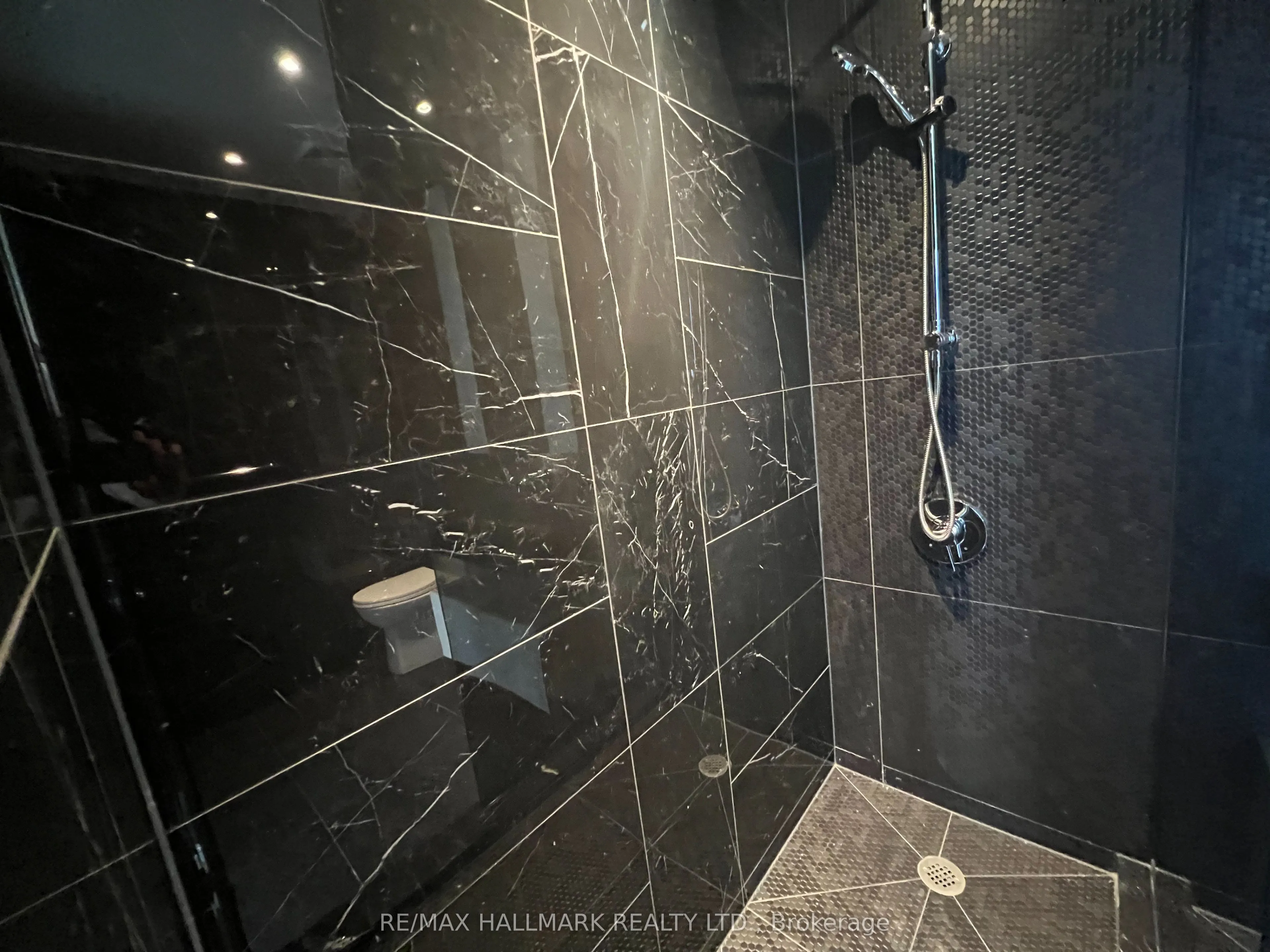 11 Yorkville Avenue, #4709