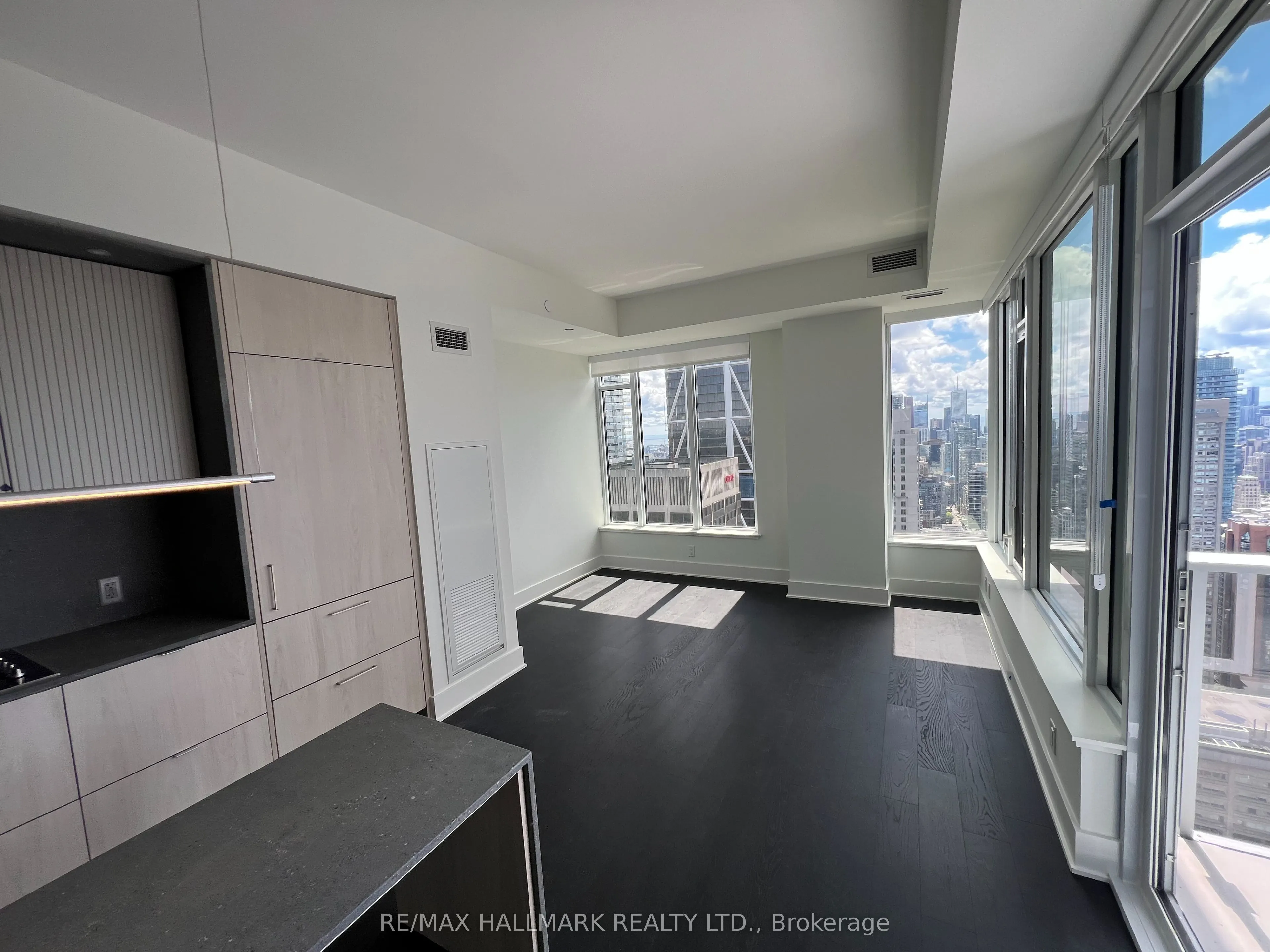 11 Yorkville Avenue, #4709