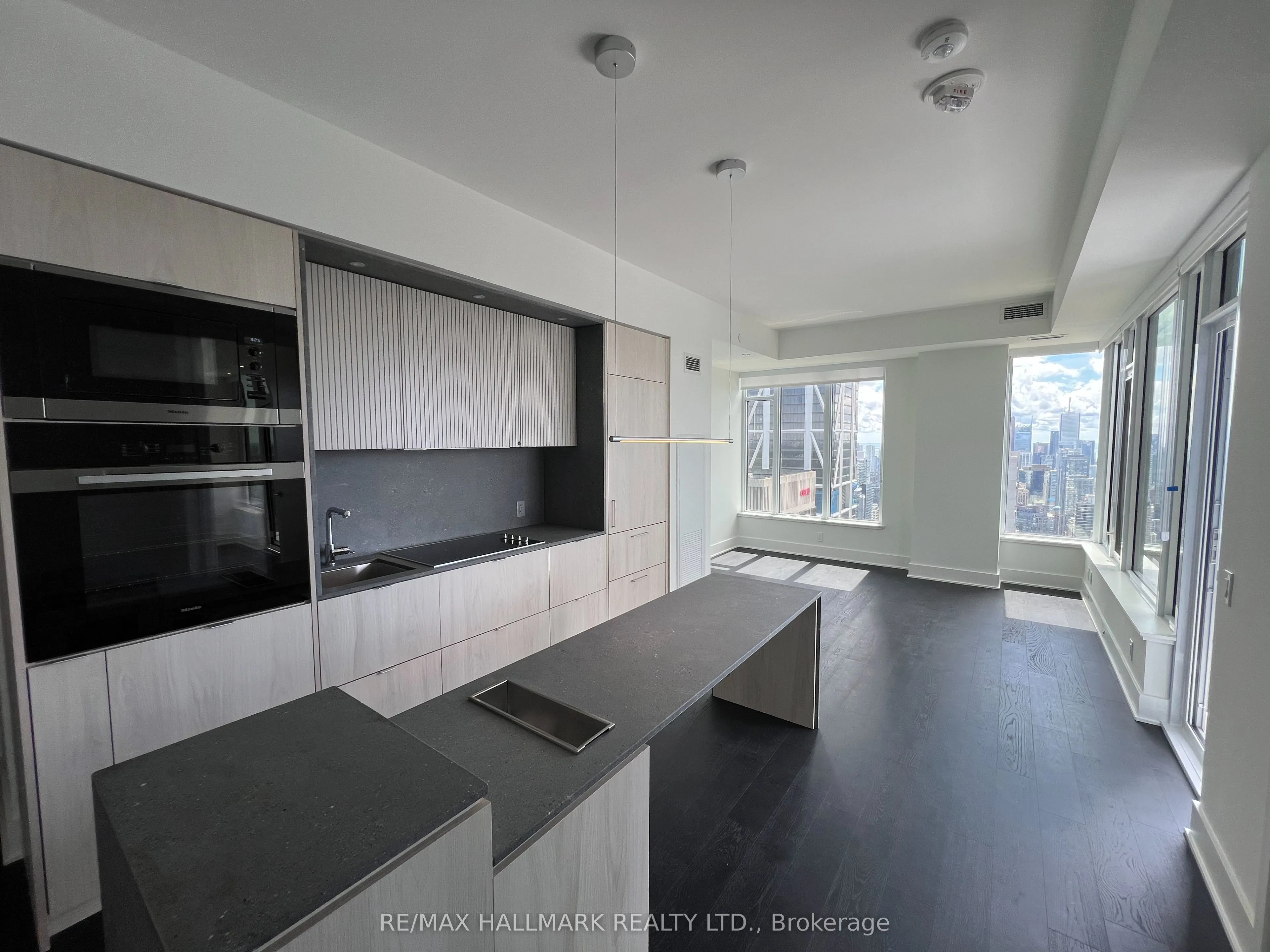 11 Yorkville Avenue, #4709