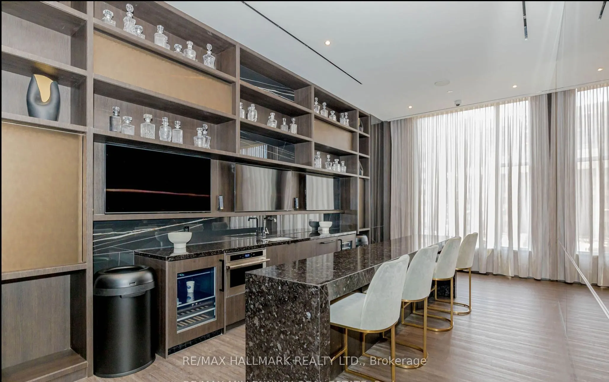 11 Yorkville Avenue, #4709