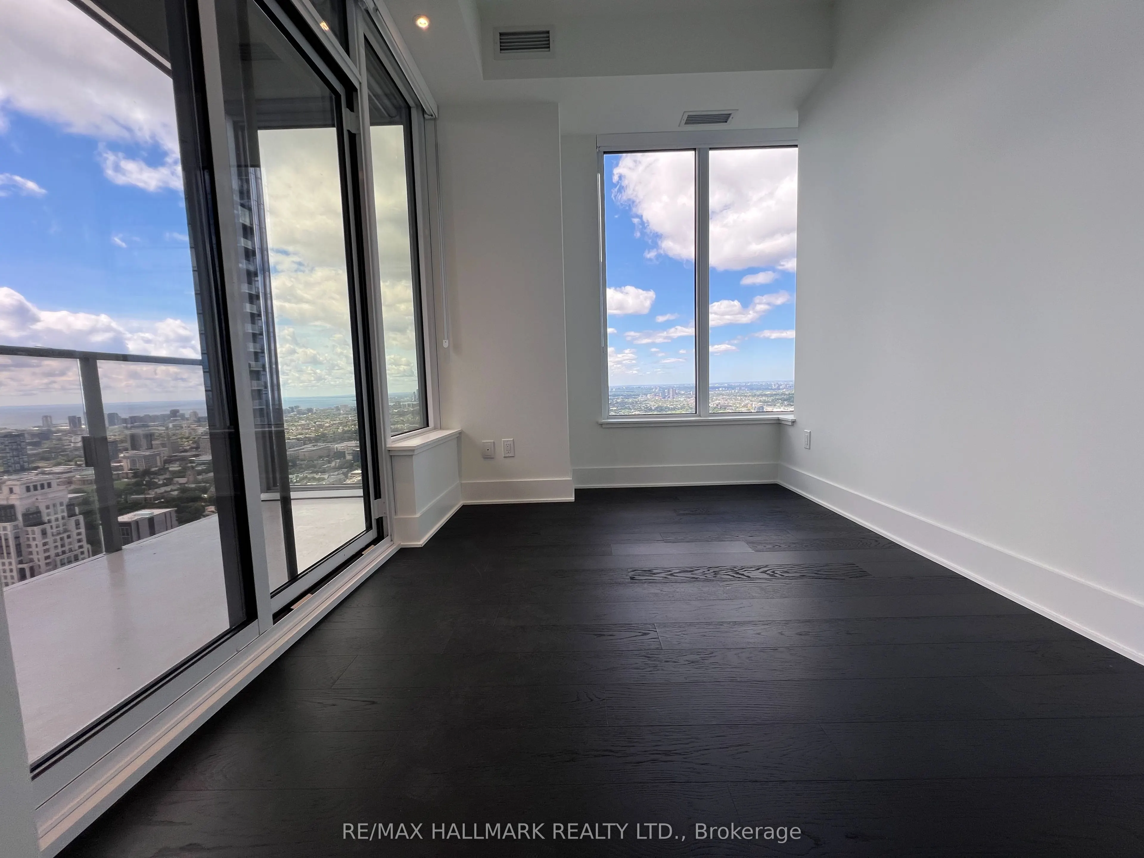 11 Yorkville Avenue, #4709