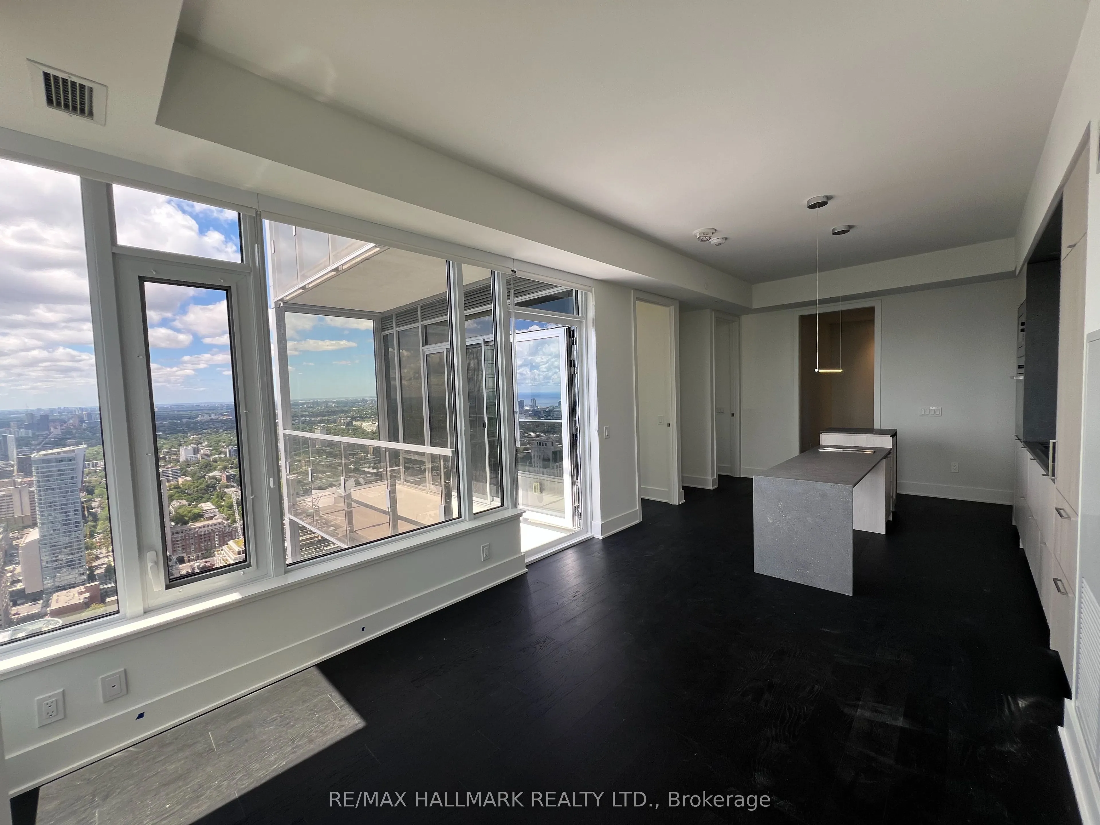 11 Yorkville Avenue, #4709