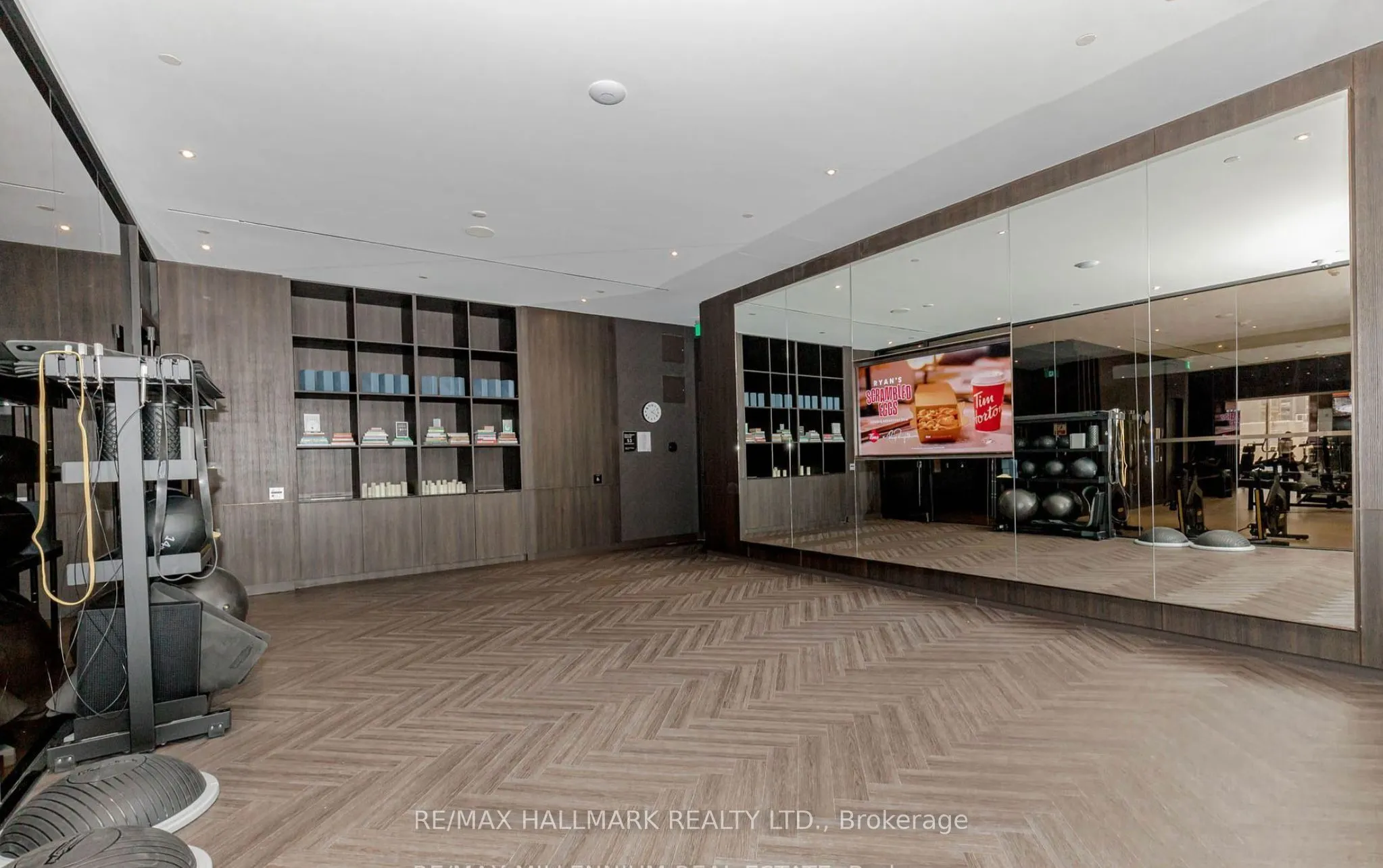 11 Yorkville Avenue, #4709