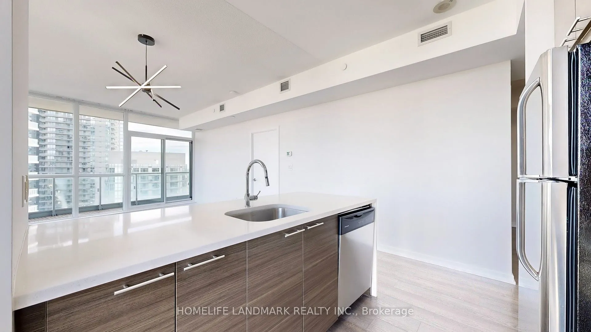66 Forest Manor Road, #1208