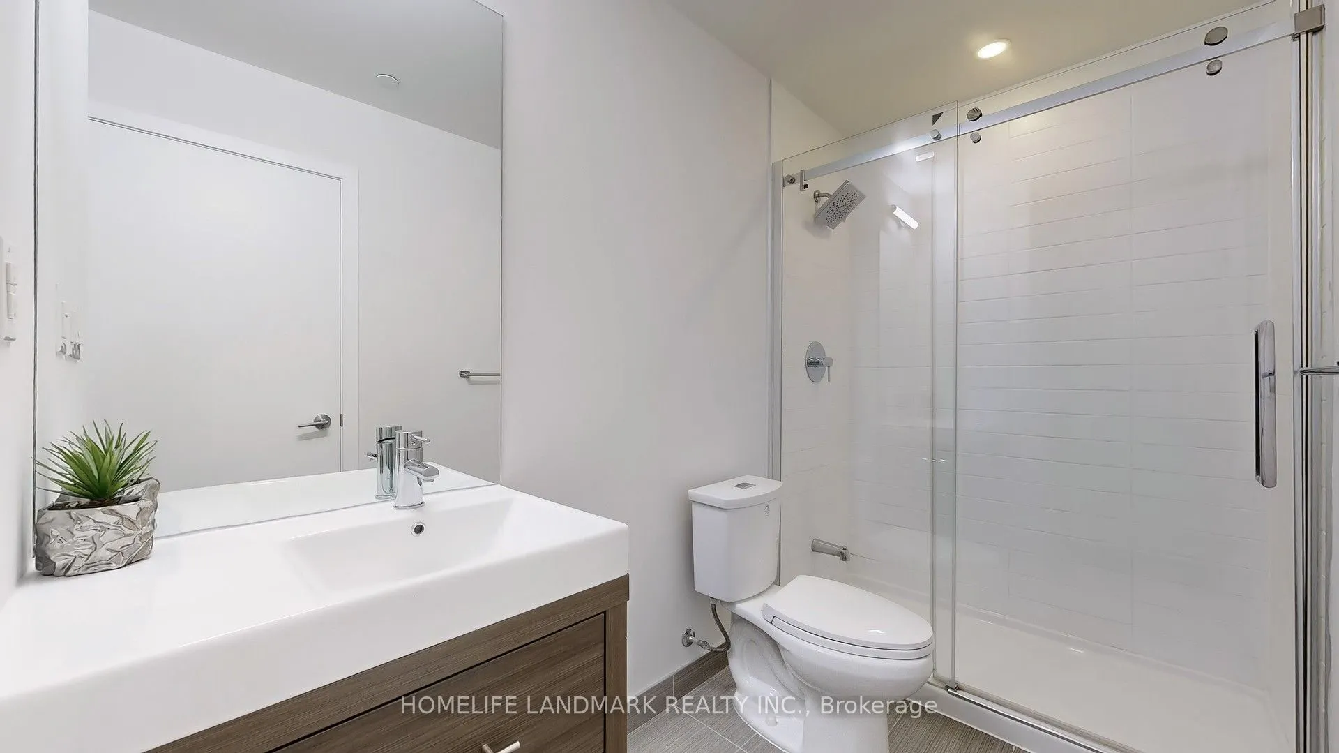 66 Forest Manor Road, #1208