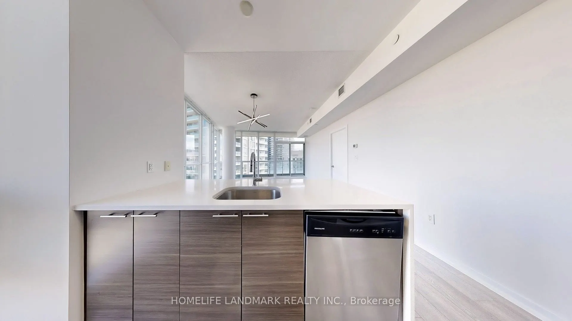 66 Forest Manor Road, #1208