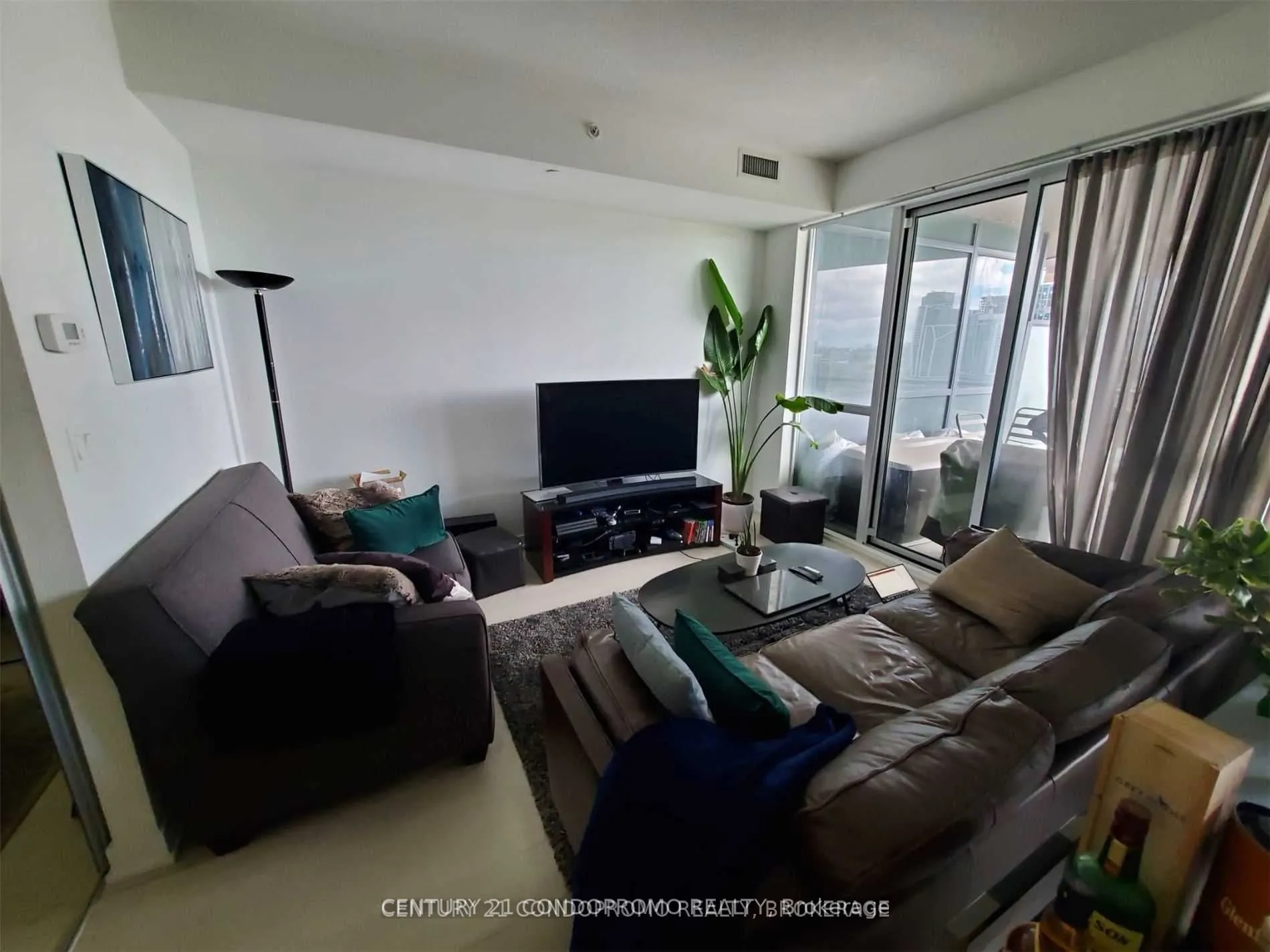 20 Bruyeres Mews, #2201