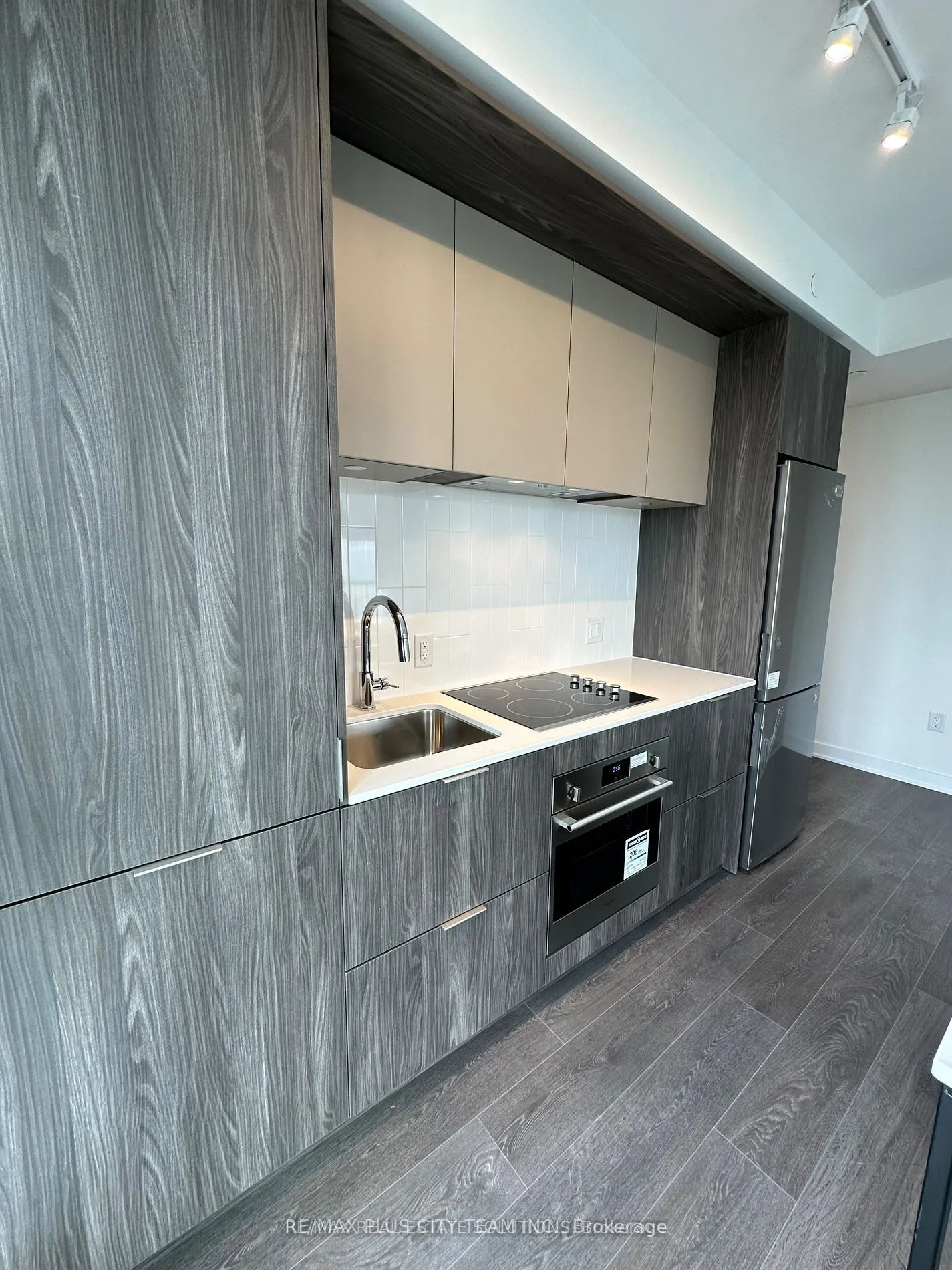 130 River Street, #2808