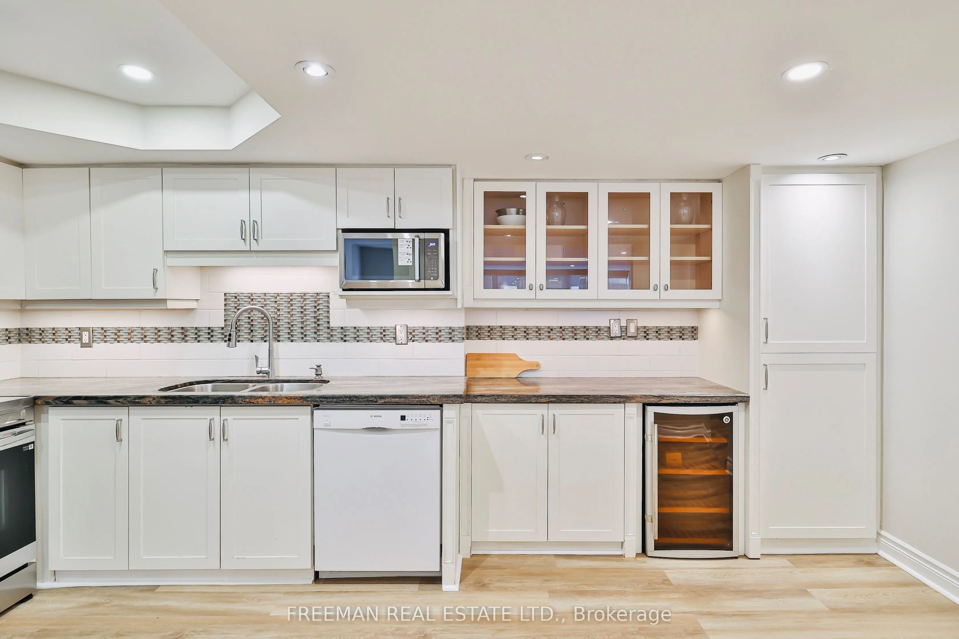 360 Bloor Street E, #204