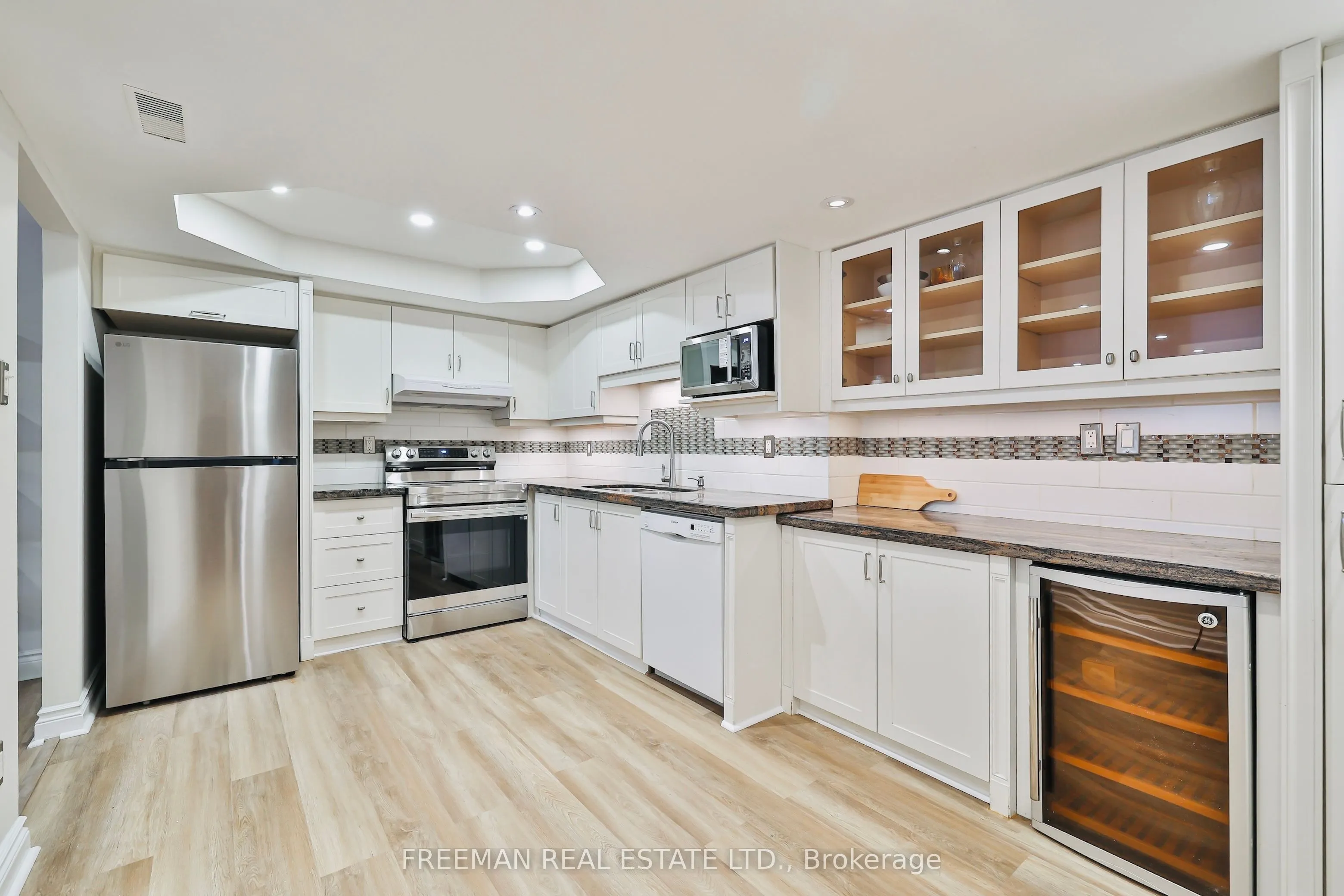 360 Bloor Street E, #204