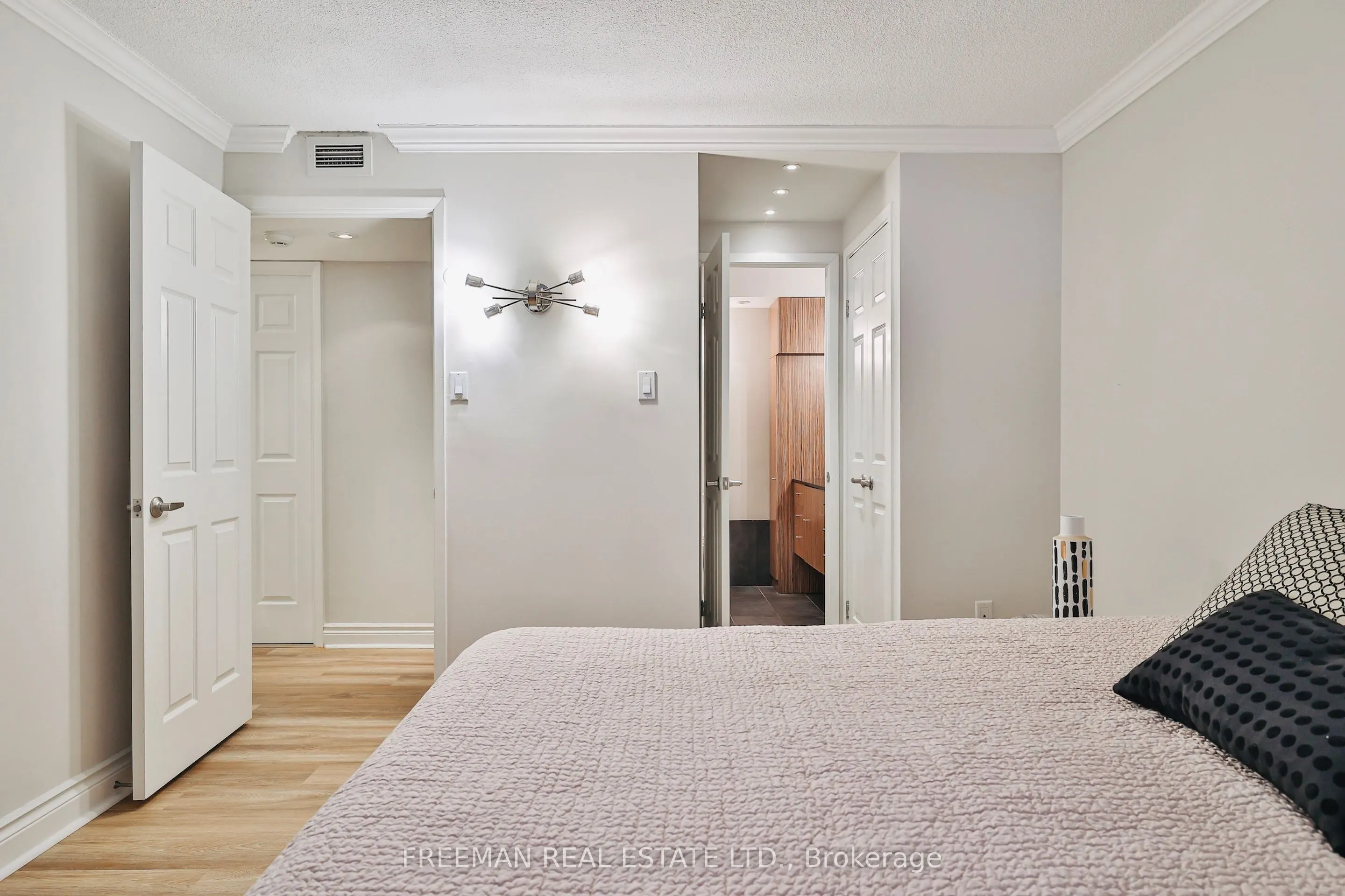 360 Bloor Street E, #204