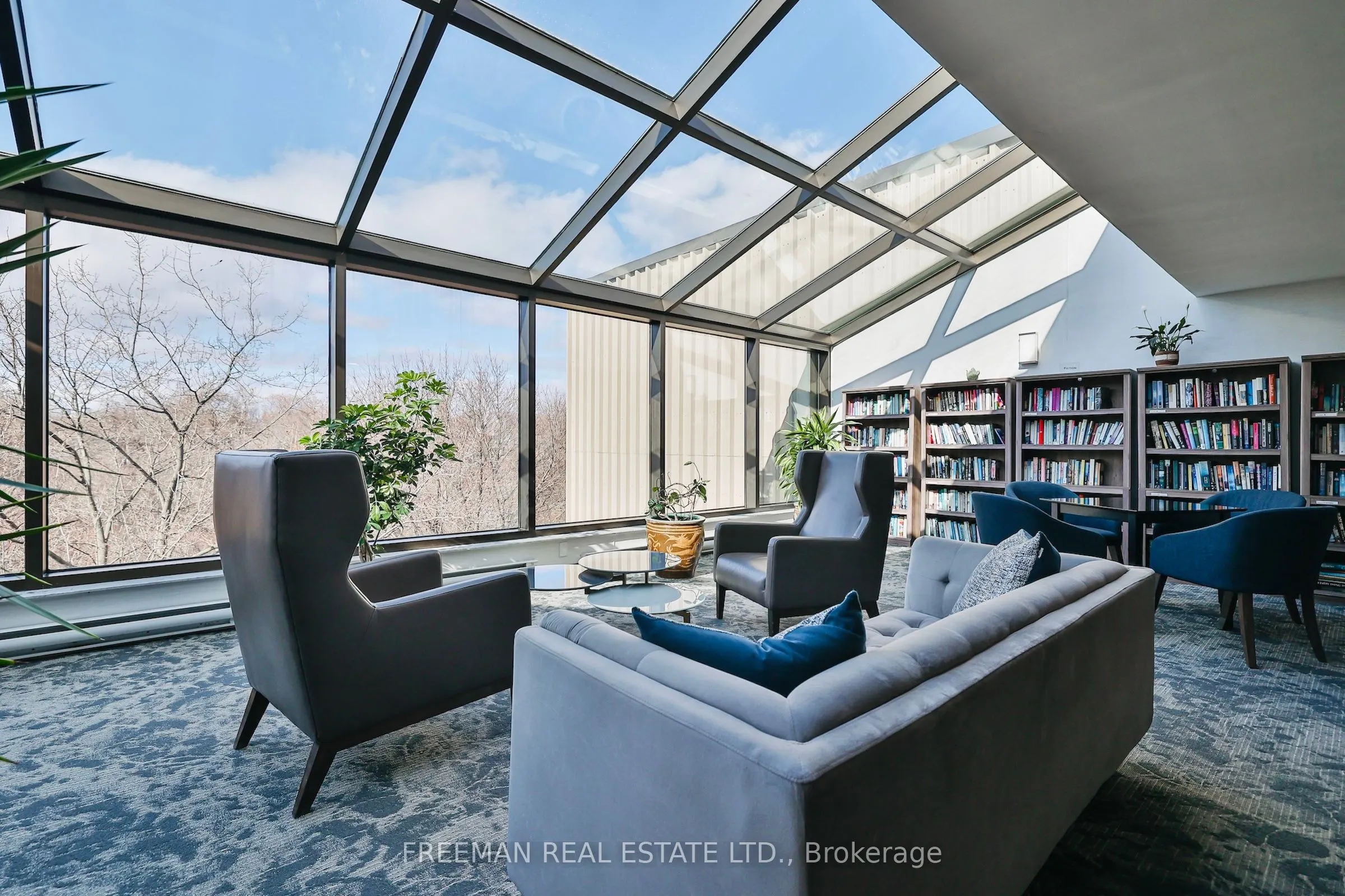 360 Bloor Street E, #204