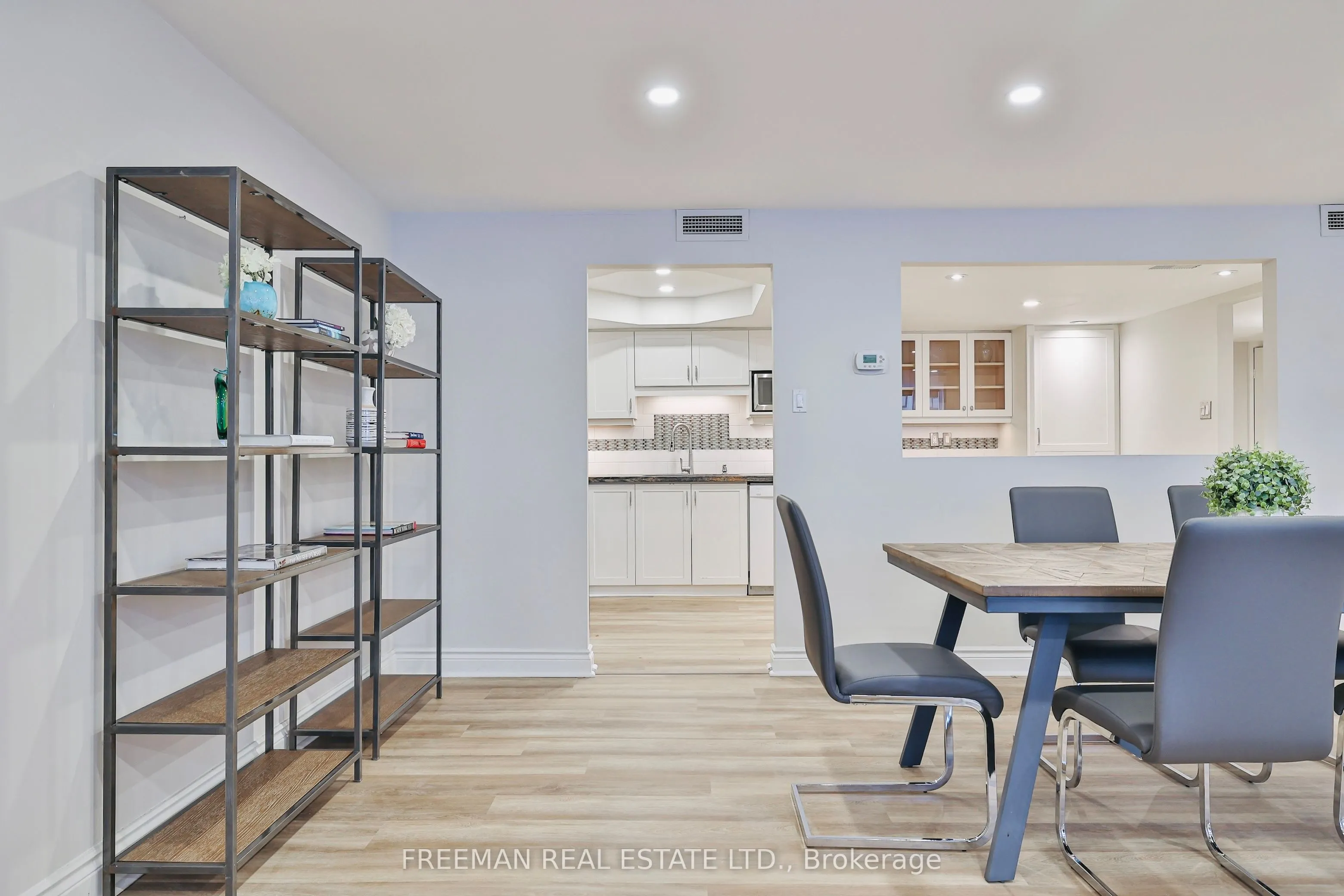 360 Bloor Street E, #204